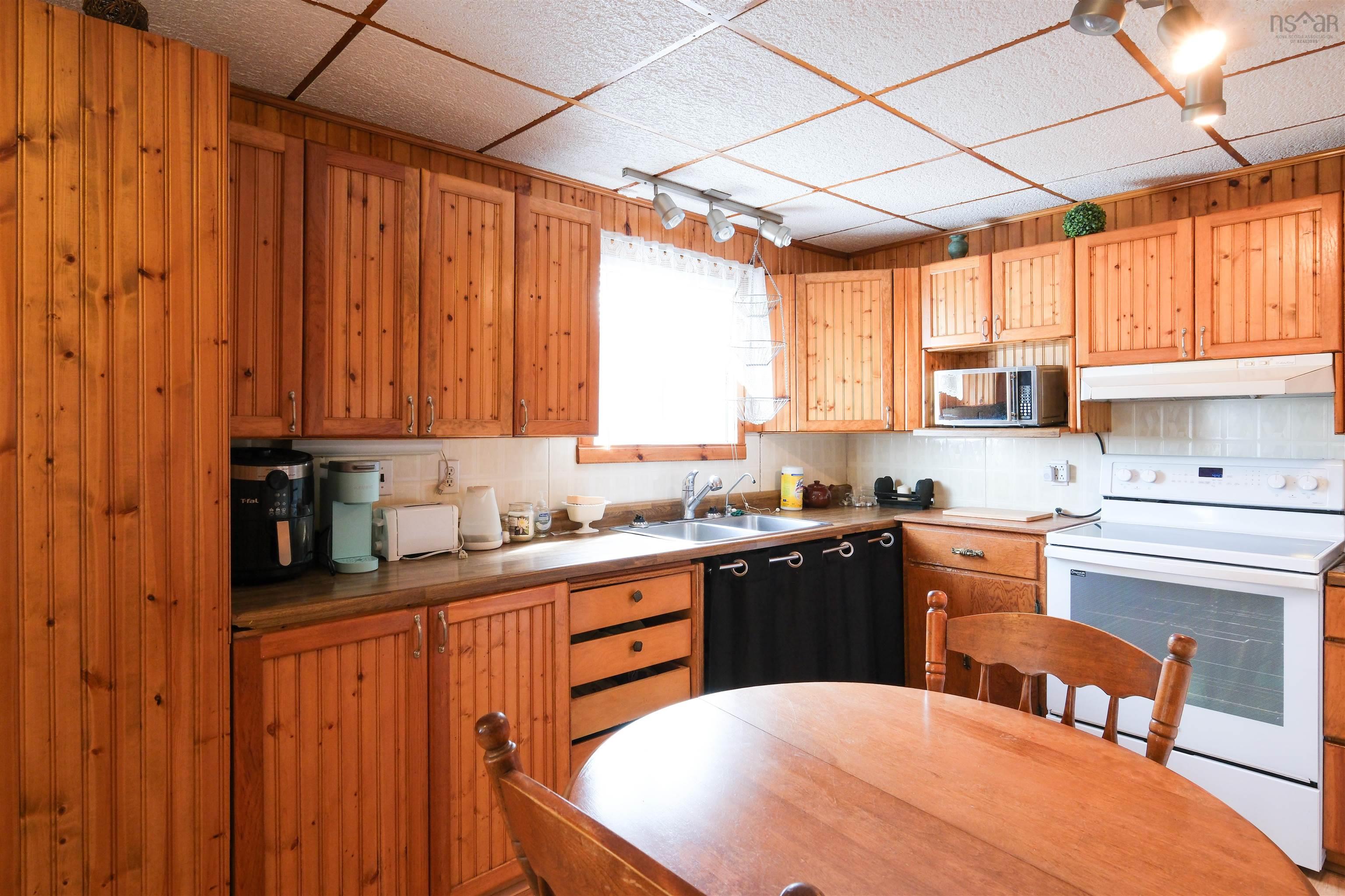 $165,000.00: 1851 West Dalhousie Road, Perotte