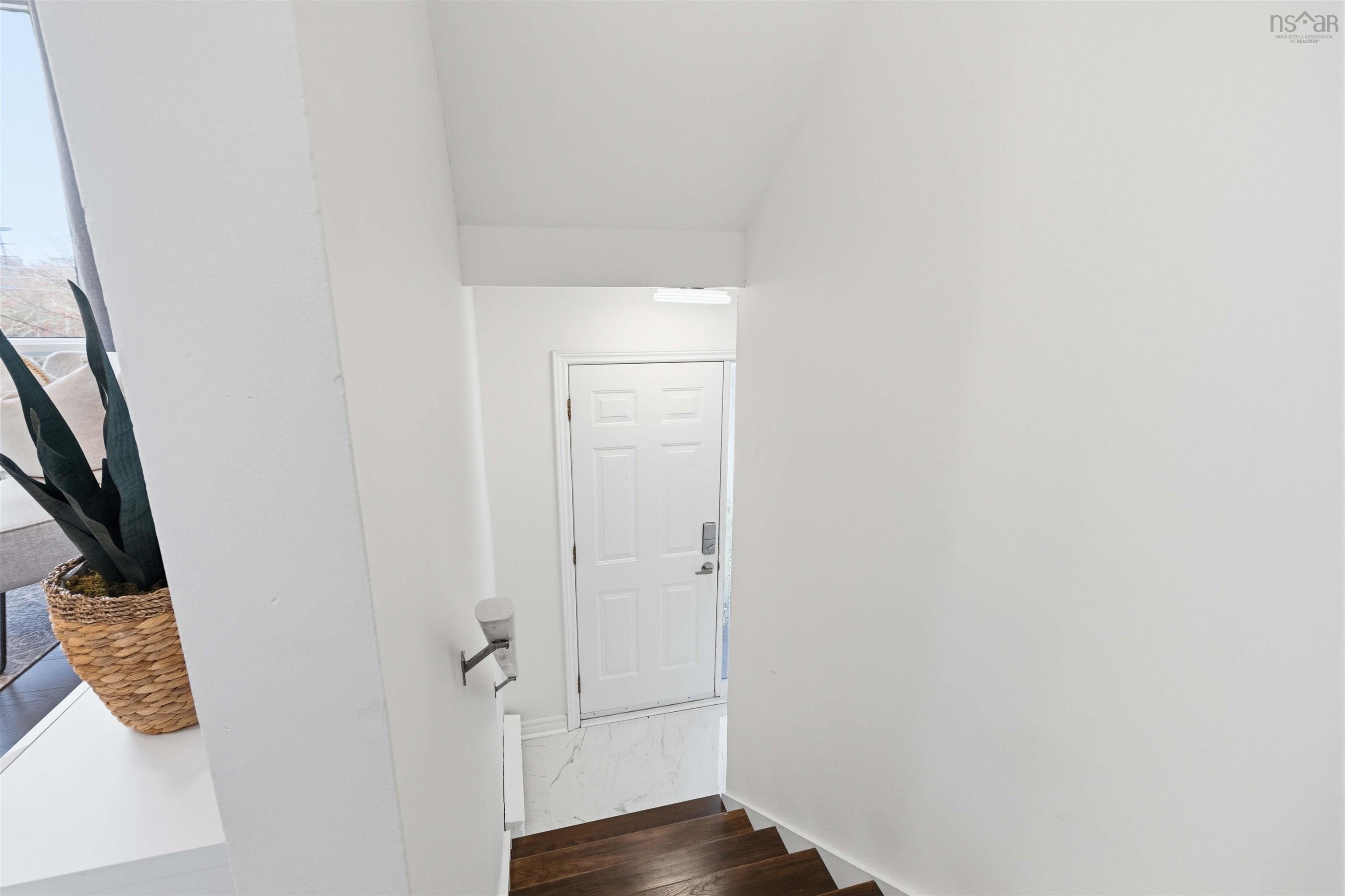 $469,900.00: 41A Mountain Avenue, Dartmouth