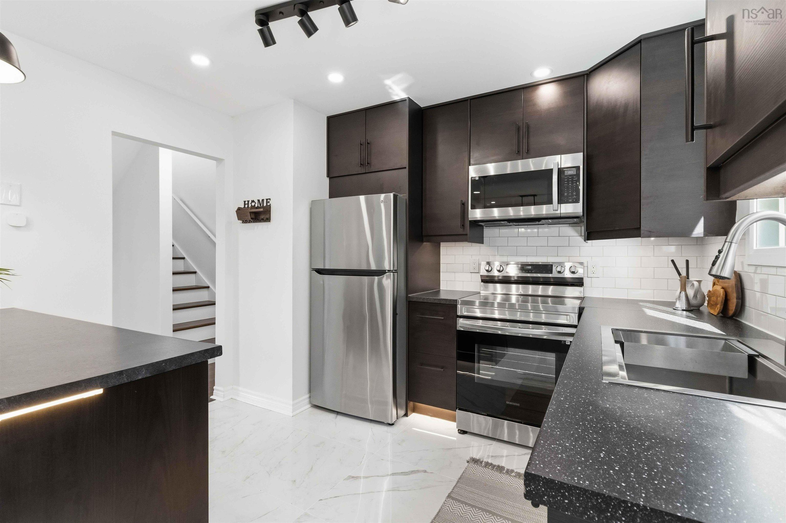 $469,900.00: 41A Mountain Avenue, Dartmouth