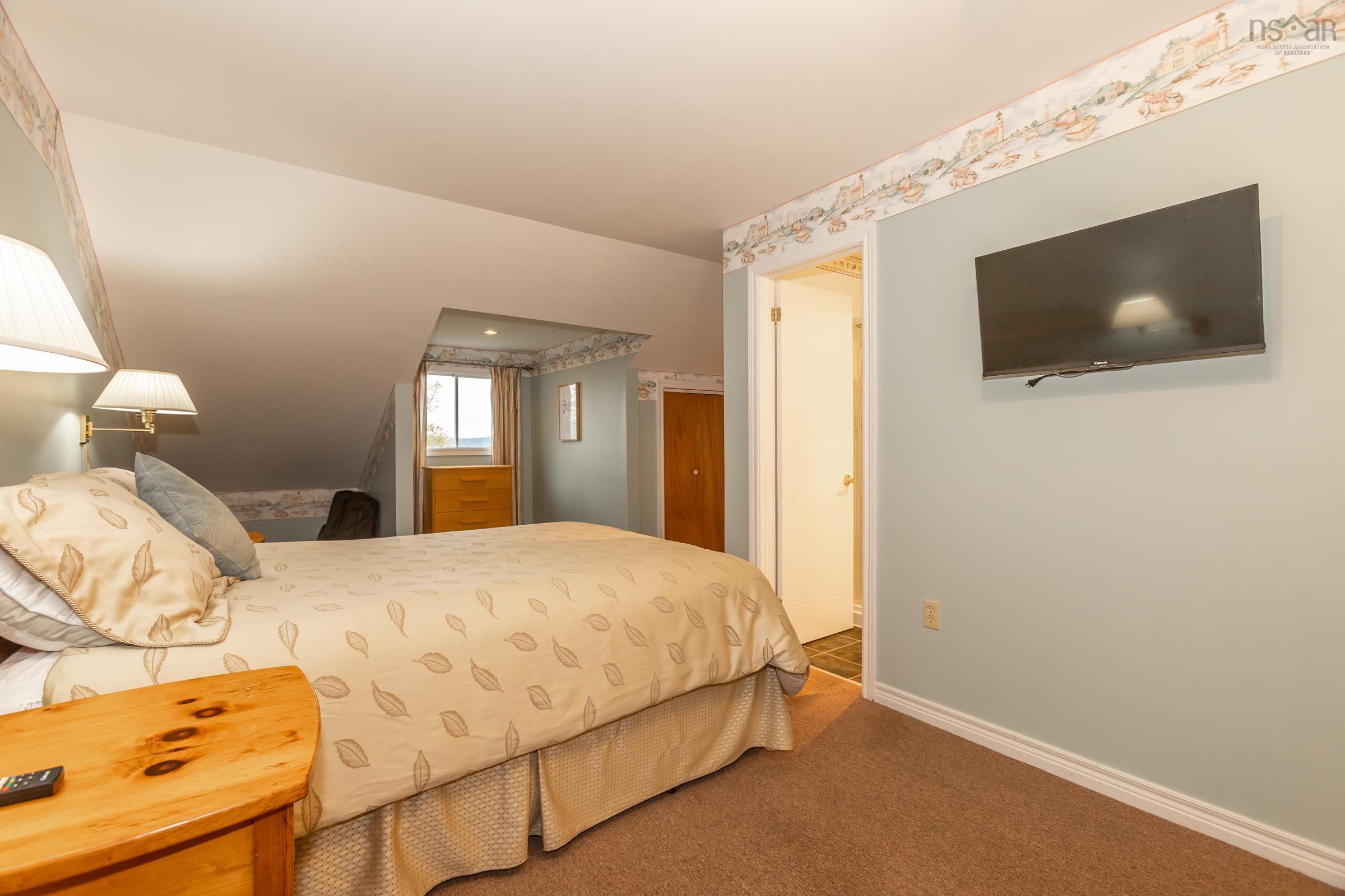 $650,000.00: 428 Highway 1, Deep Brook
