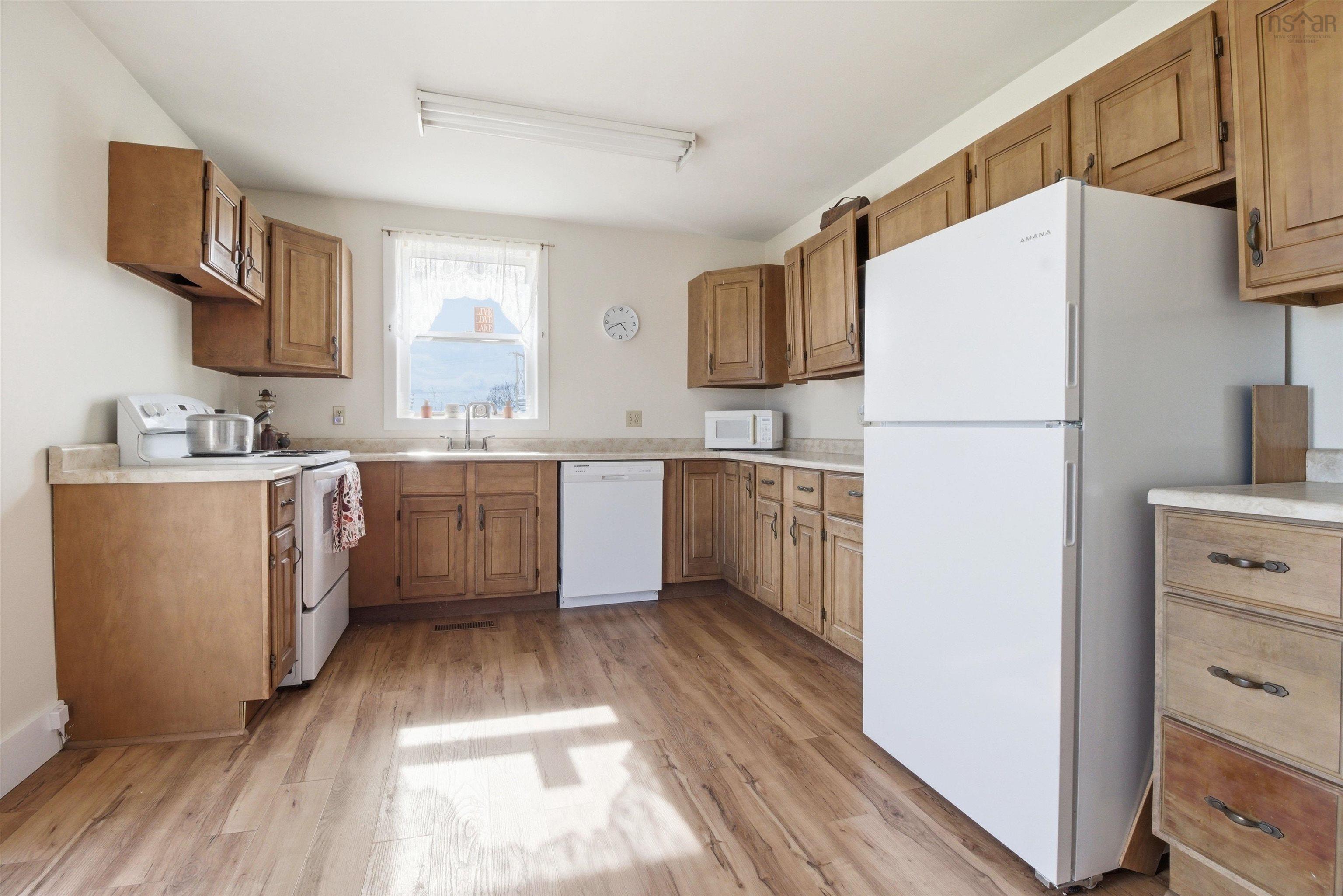$449,900.00: 2059 HWY 224, Shubenacadie East
