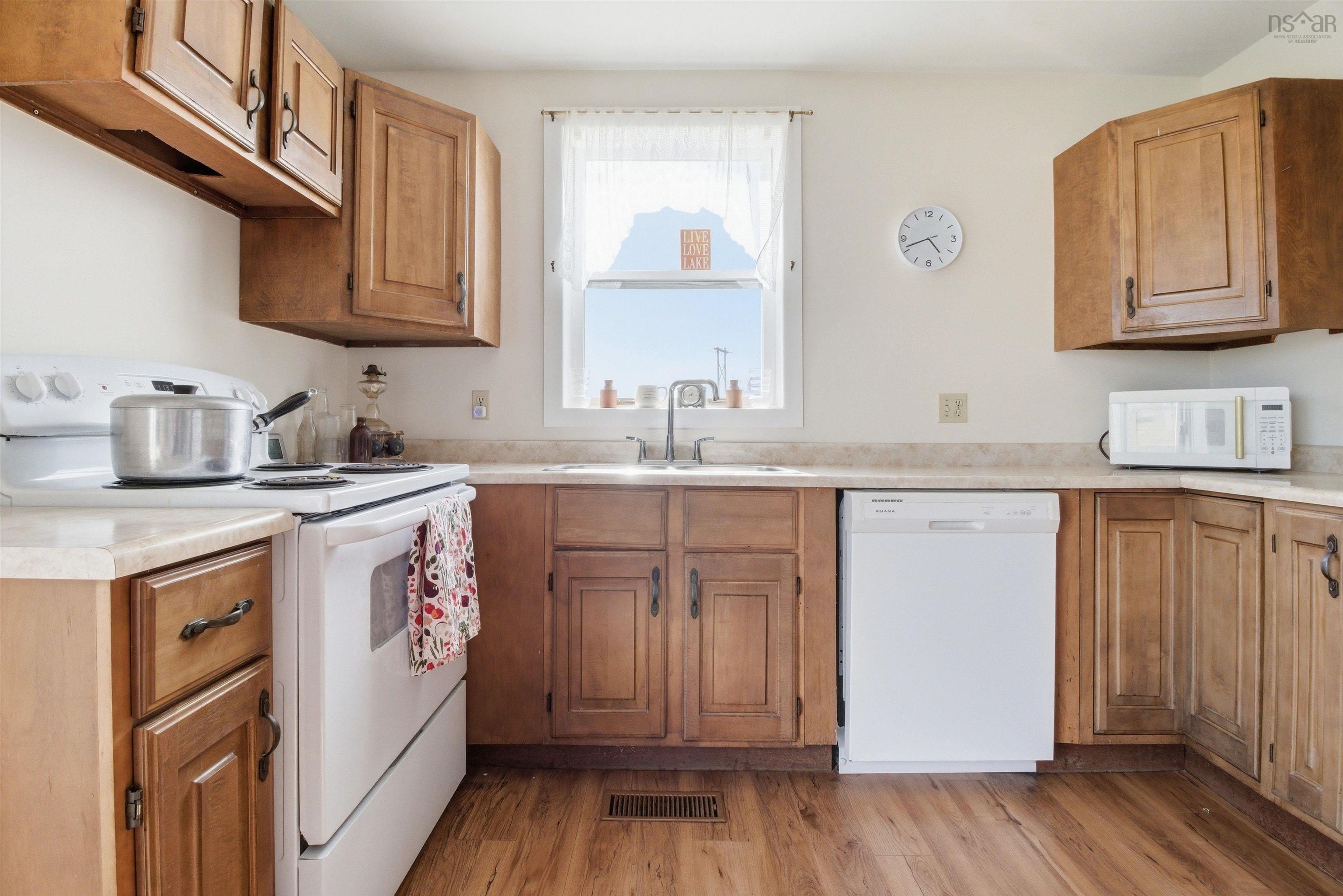 $449,900.00: 2059 HWY 224, Shubenacadie East