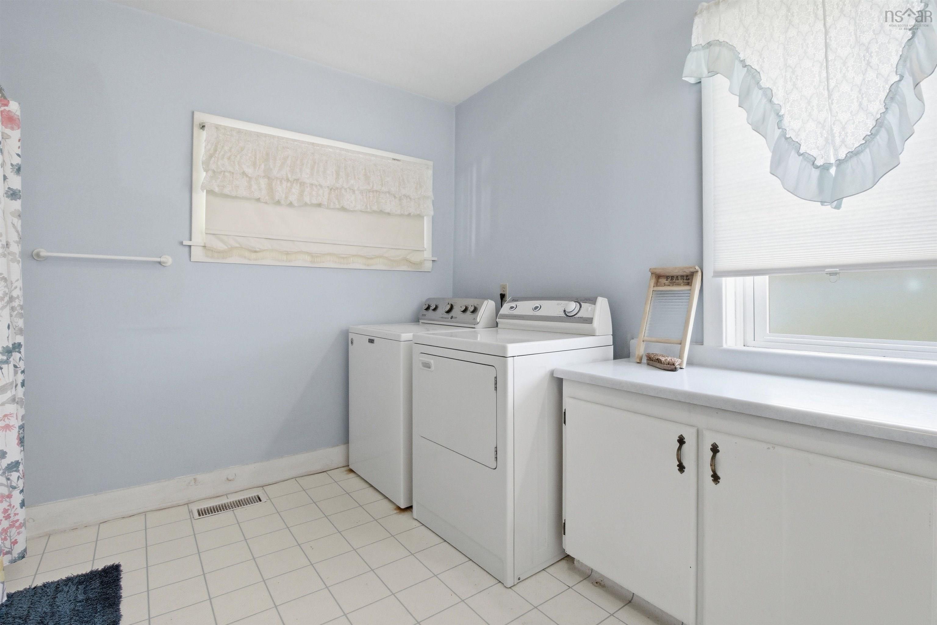 $449,900.00: 2059 HWY 224, Shubenacadie East