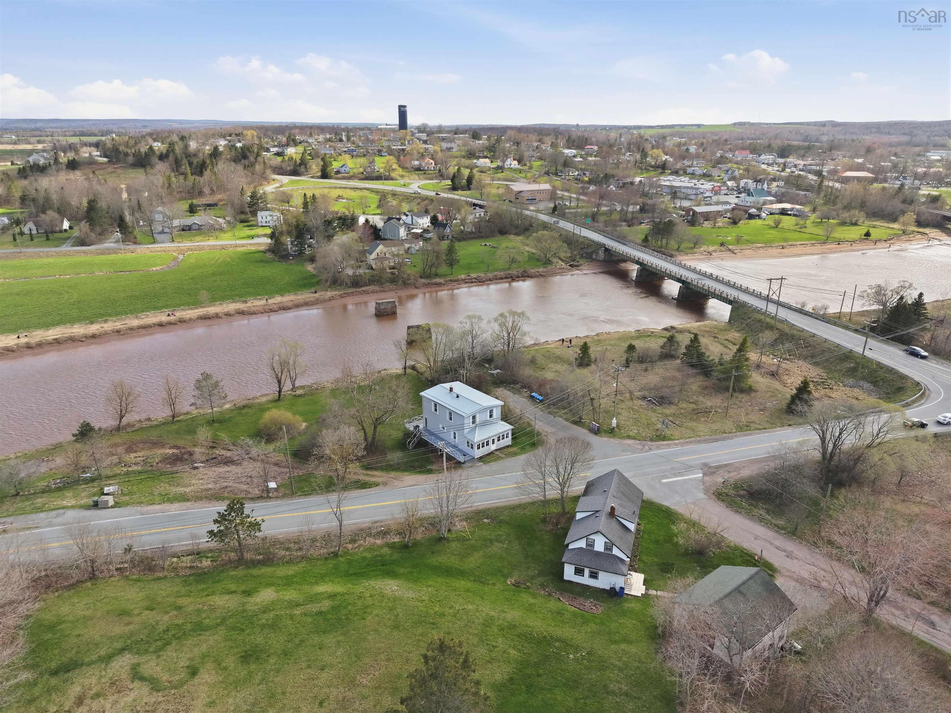 $449,900.00: 2059 HWY 224, Shubenacadie East