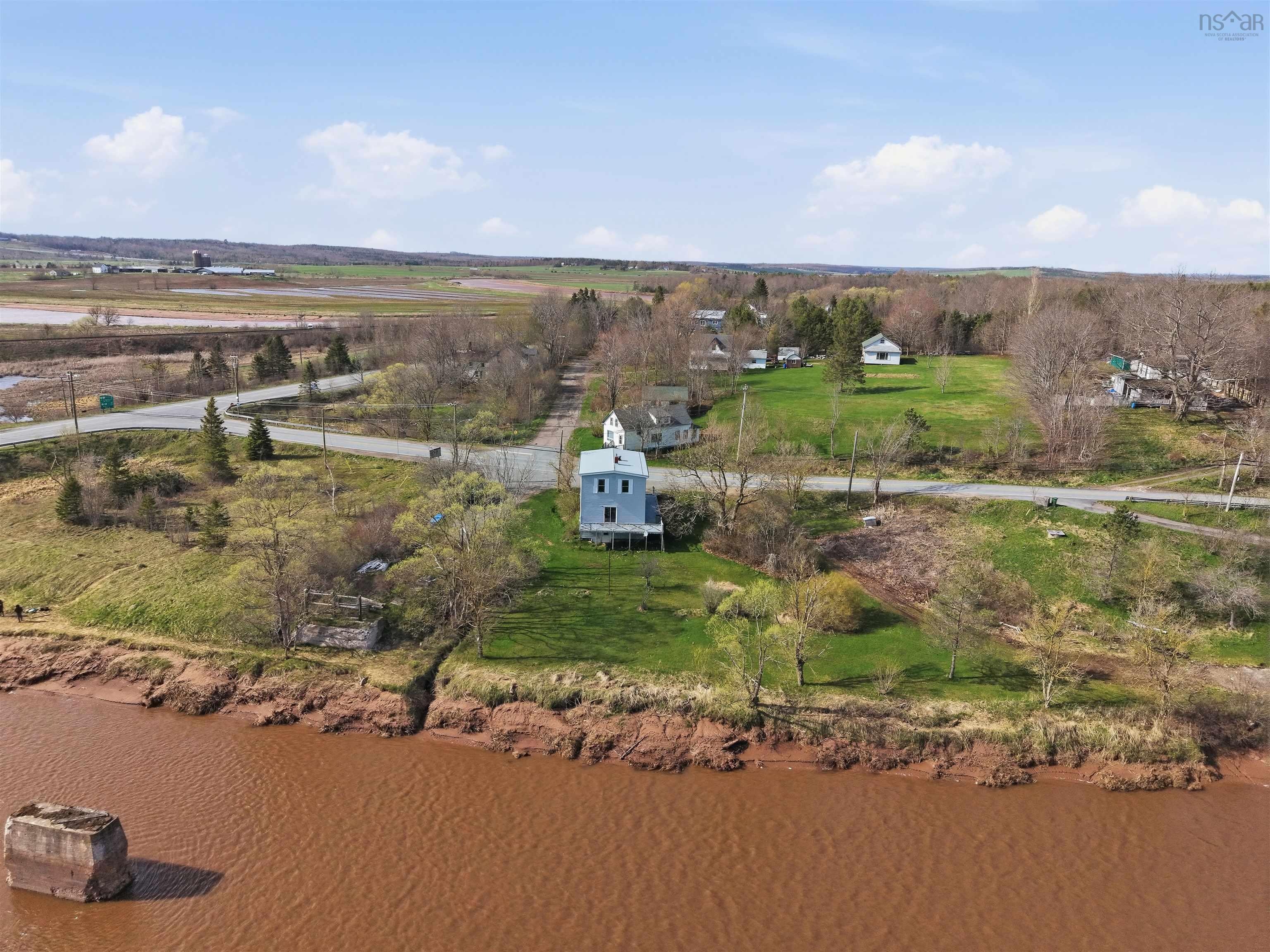 $449,900.00: 2059 HWY 224, Shubenacadie East