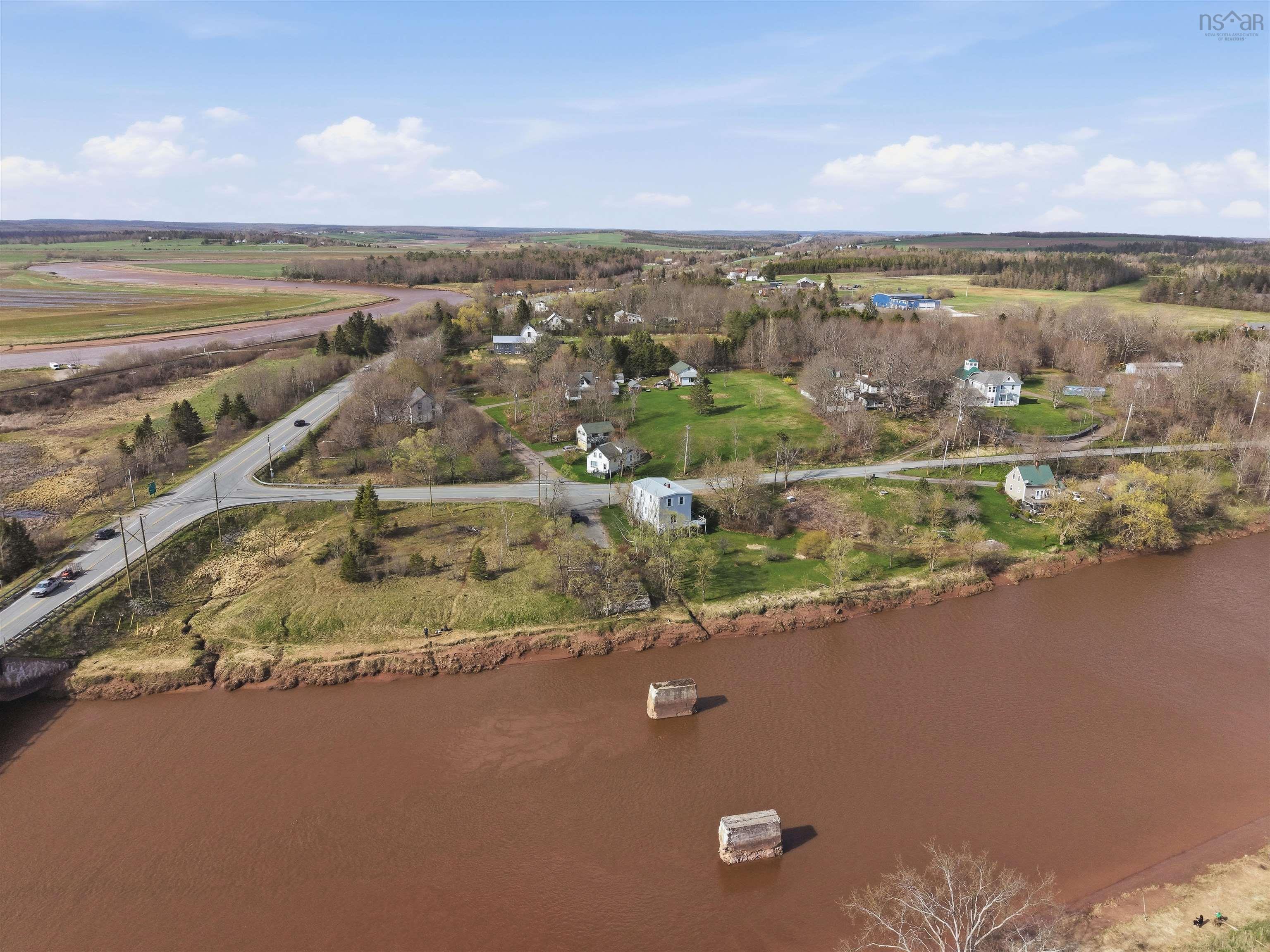 $449,900.00: 2059 HWY 224, Shubenacadie East