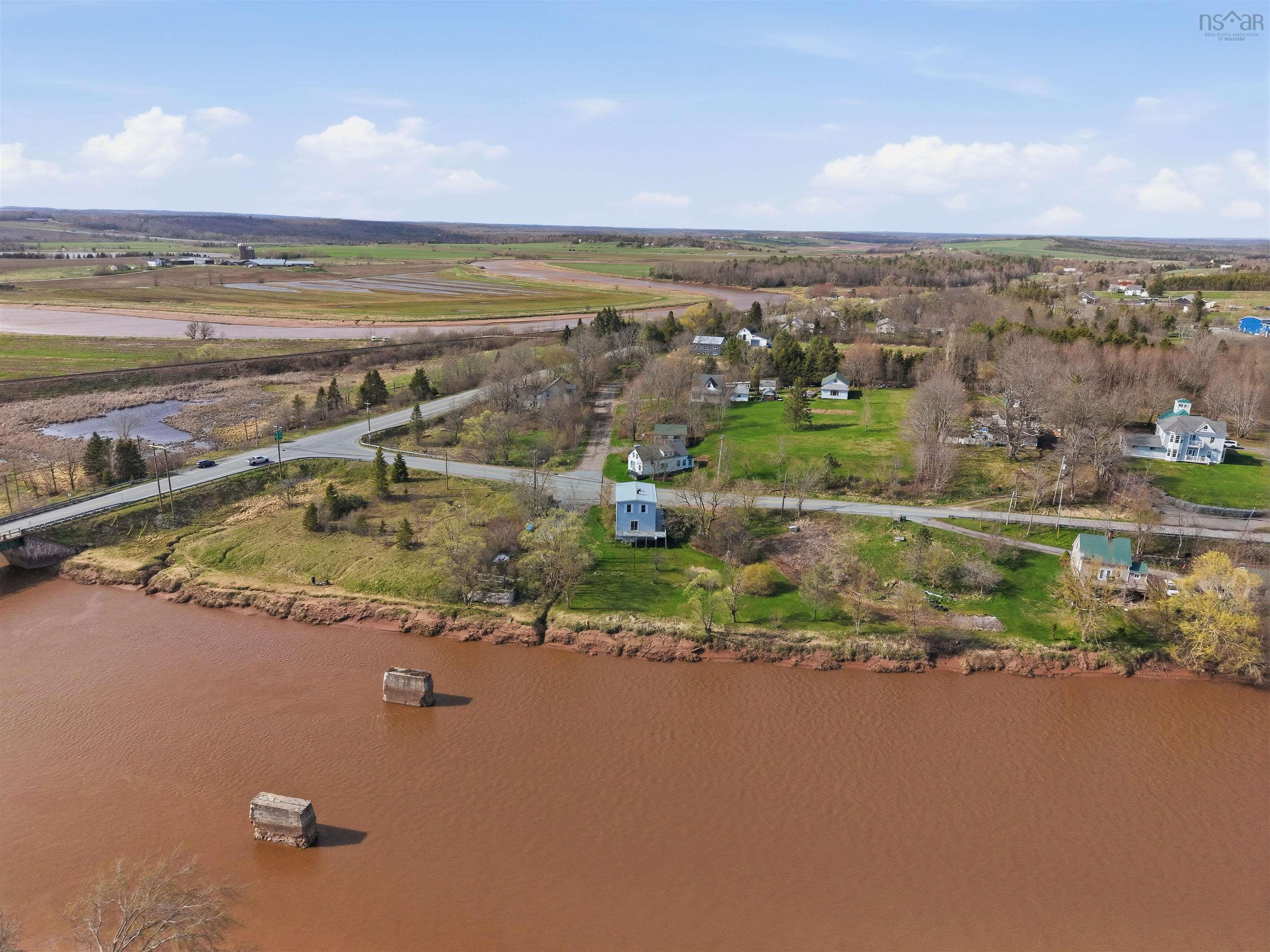$449,900.00: 2059 HWY 224, Shubenacadie East