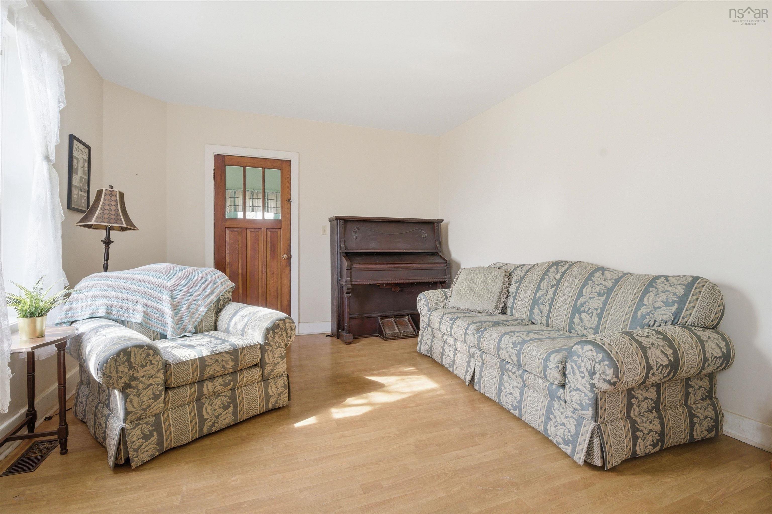 $449,900.00: 2059 HWY 224, Shubenacadie East