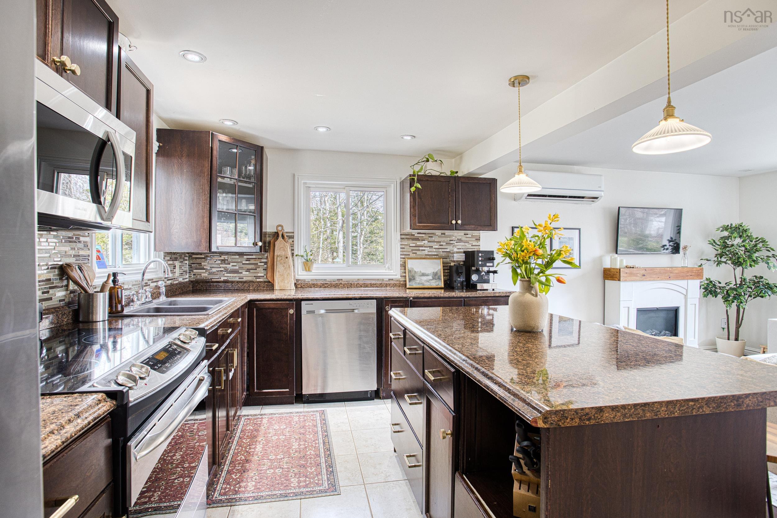 $499,900.00: 11 Dartmoor Crescent, Bedford