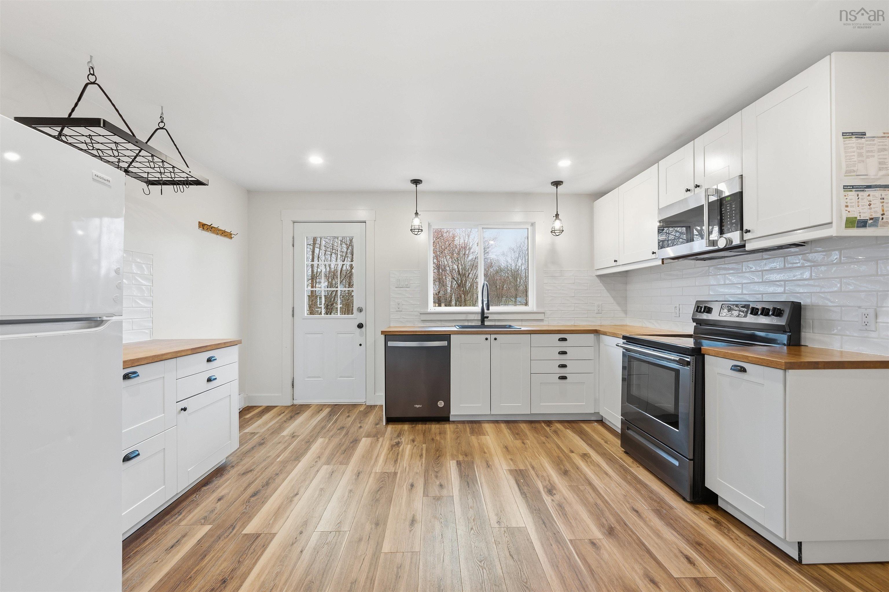 $380,000.00: 6 Sylvia Avenue, Halifax