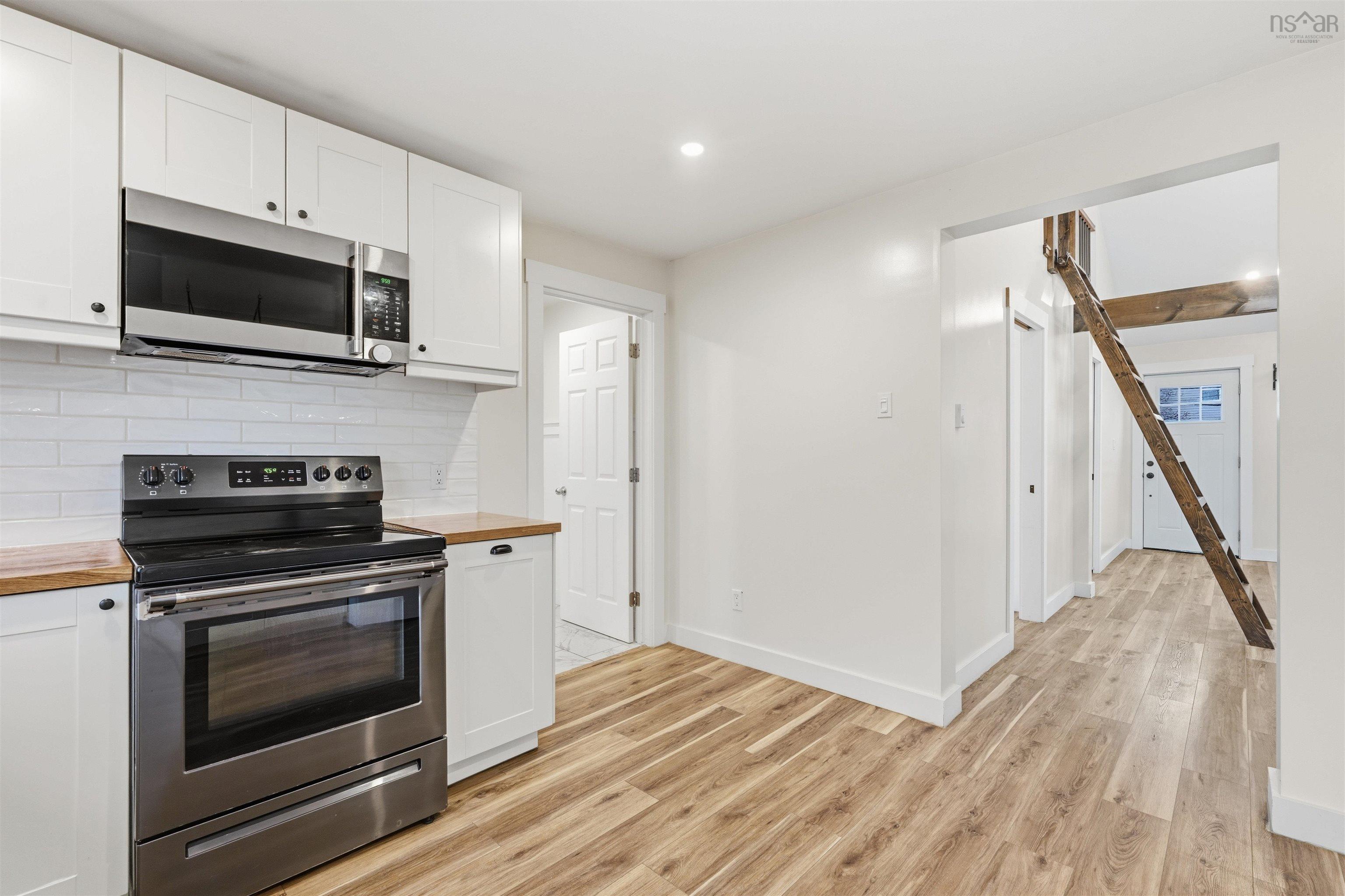 $380,000.00: 6 Sylvia Avenue, Halifax