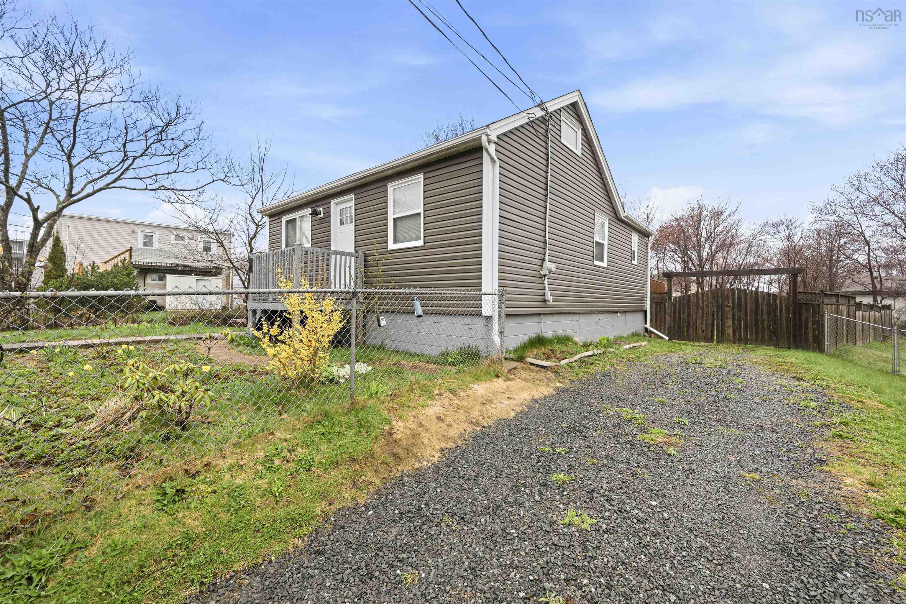$380,000.00: 6 Sylvia Avenue, Halifax