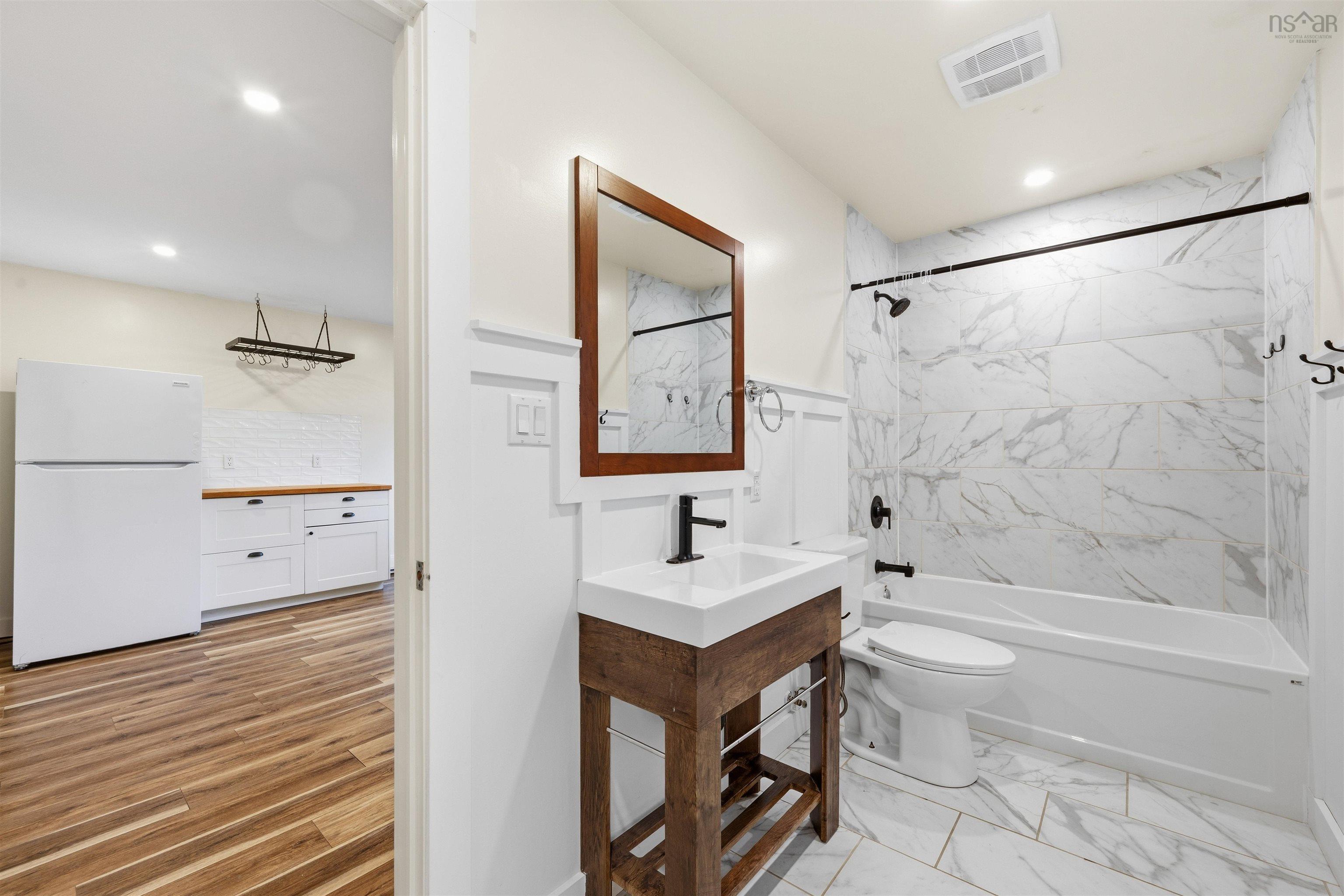 $380,000.00: 6 Sylvia Avenue, Halifax