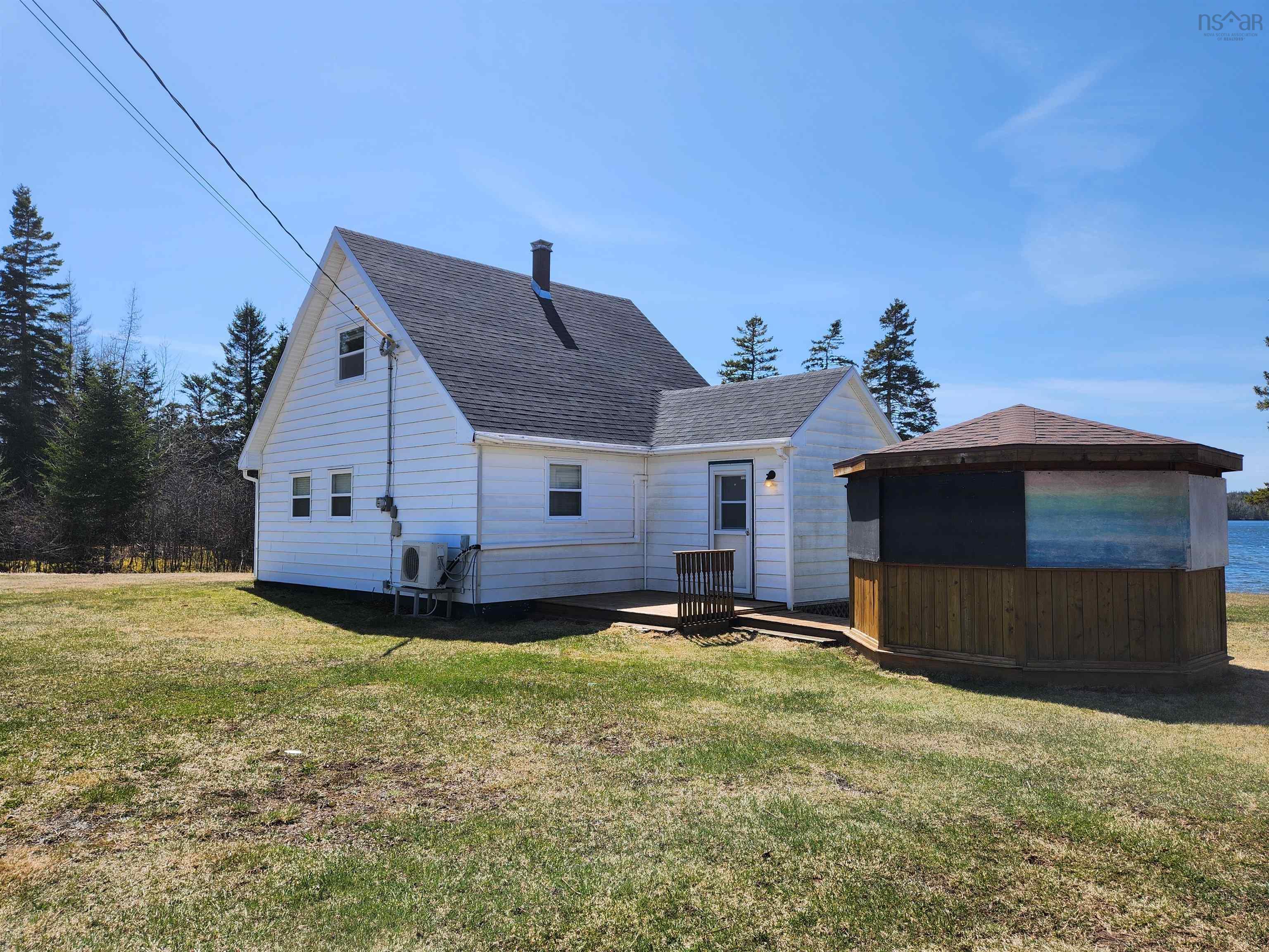 $289,900.00: 2280 Loch Lomond Road, Enon