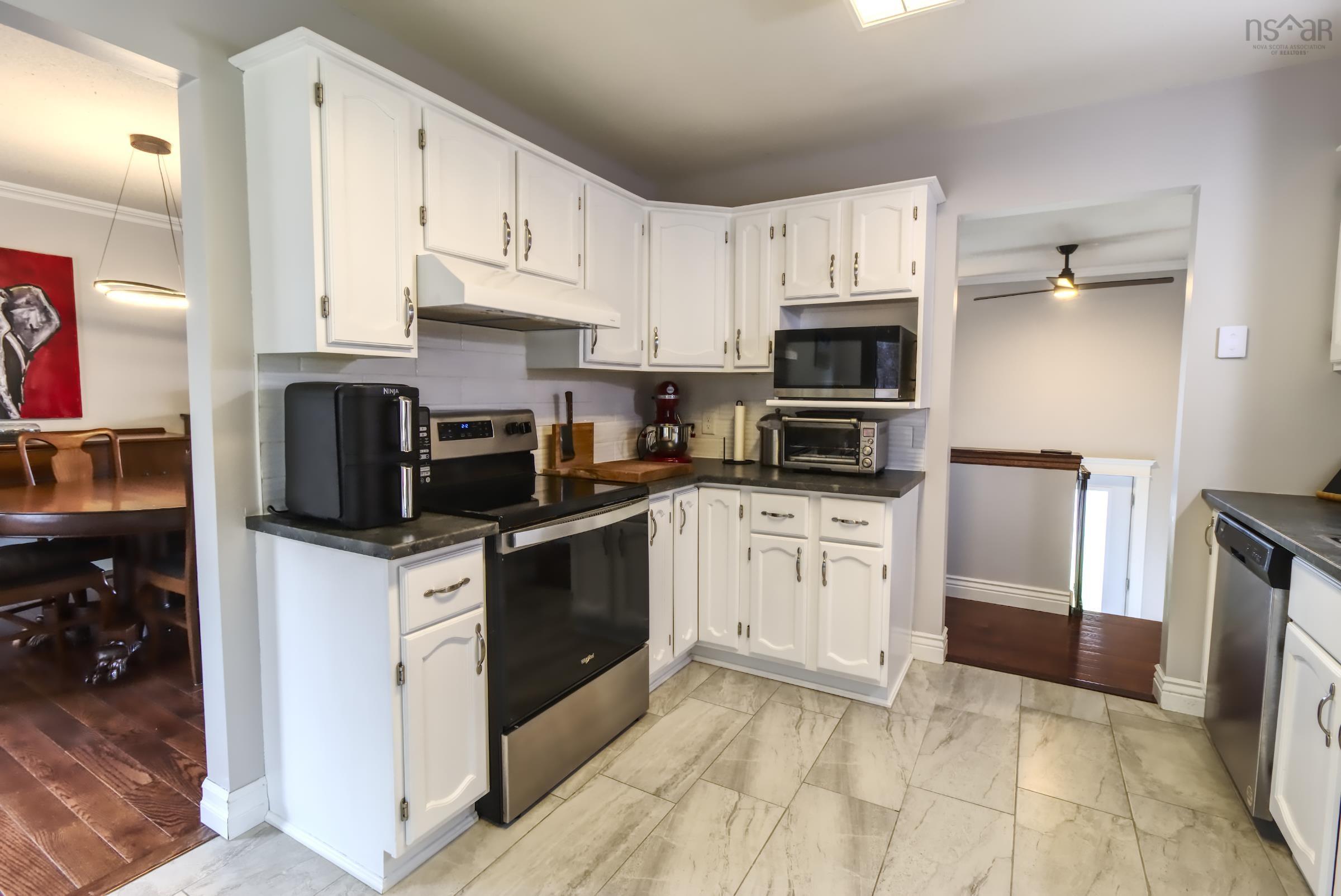 $400,000.00: 1215 Mayhew Drive, Greenwood