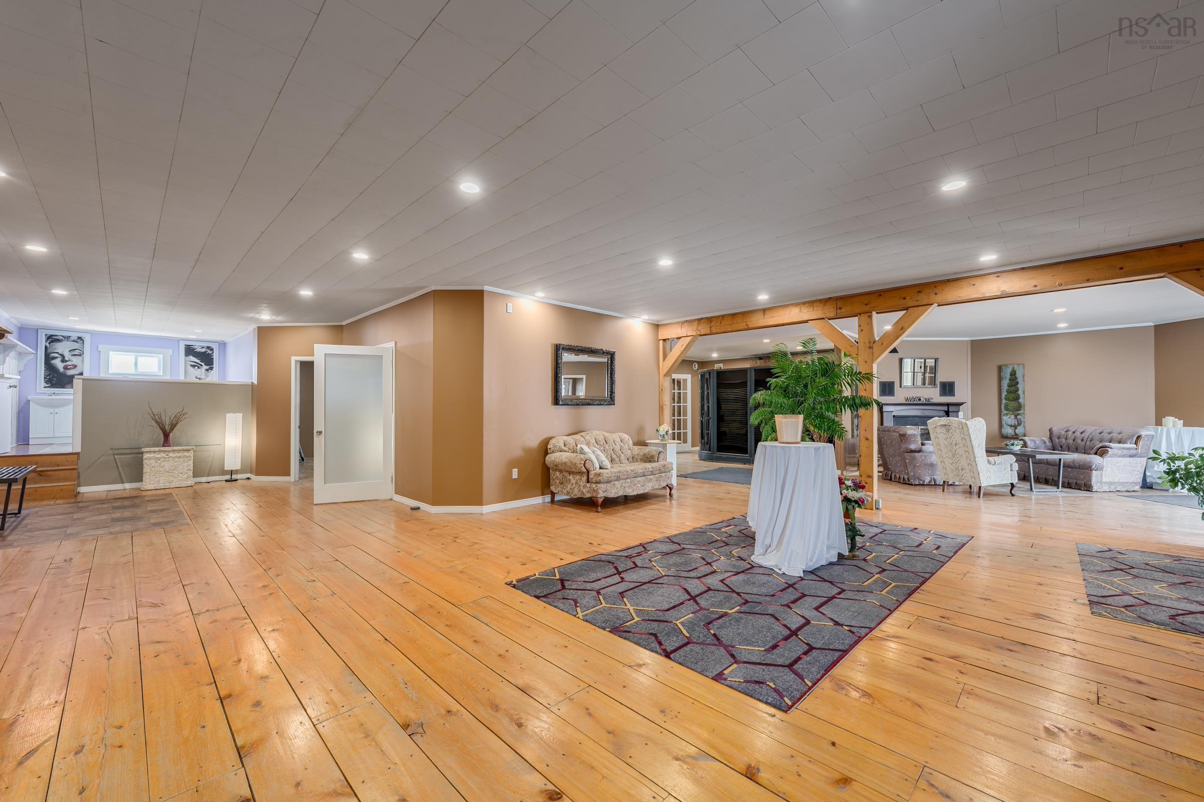 $599,900.00: 9613 Highway 1, Saulnierville