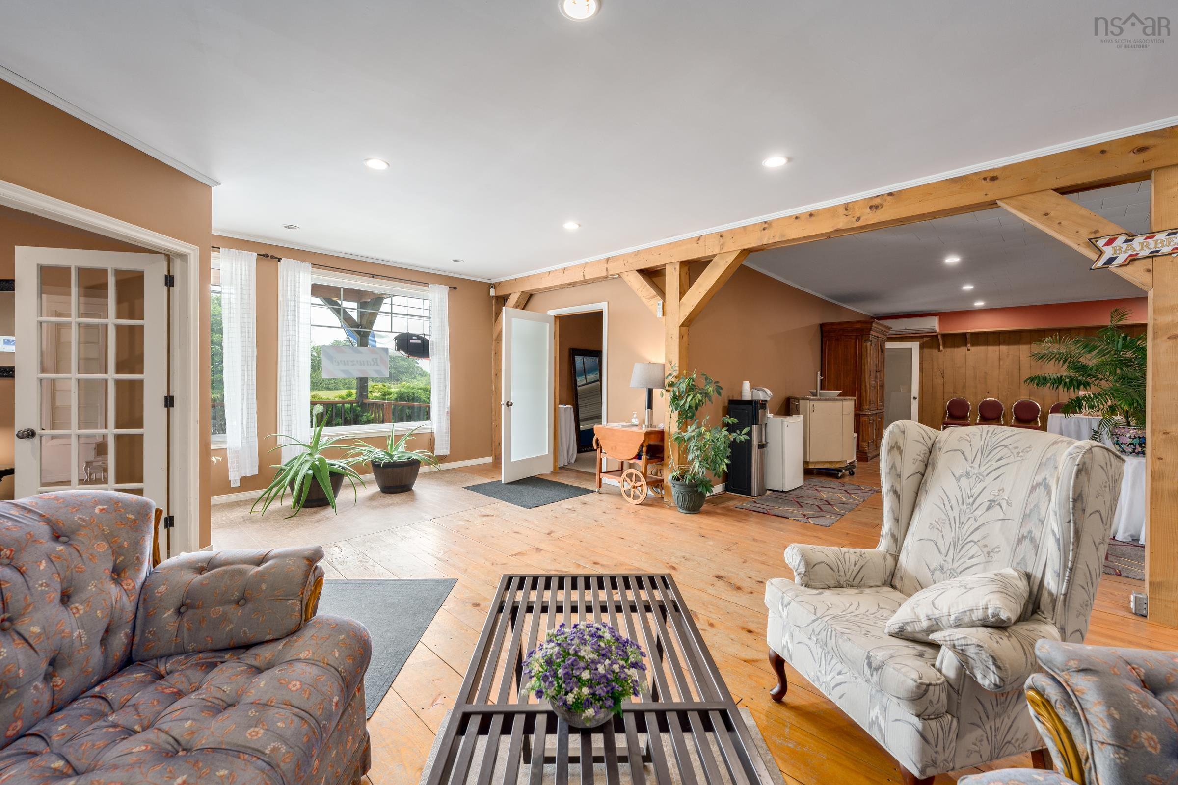 $599,900.00: 9613 Highway 1, Saulnierville