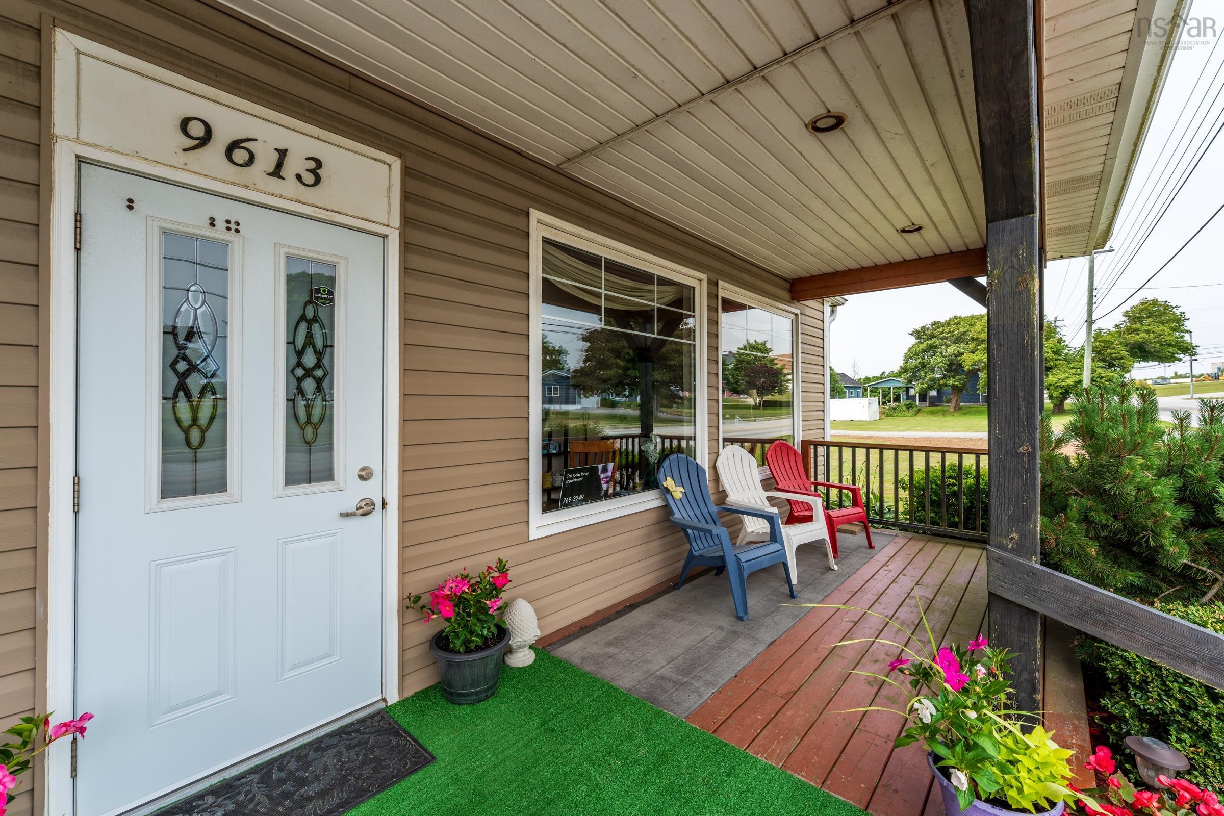 $599,900.00: 9613 Highway 1, Saulnierville