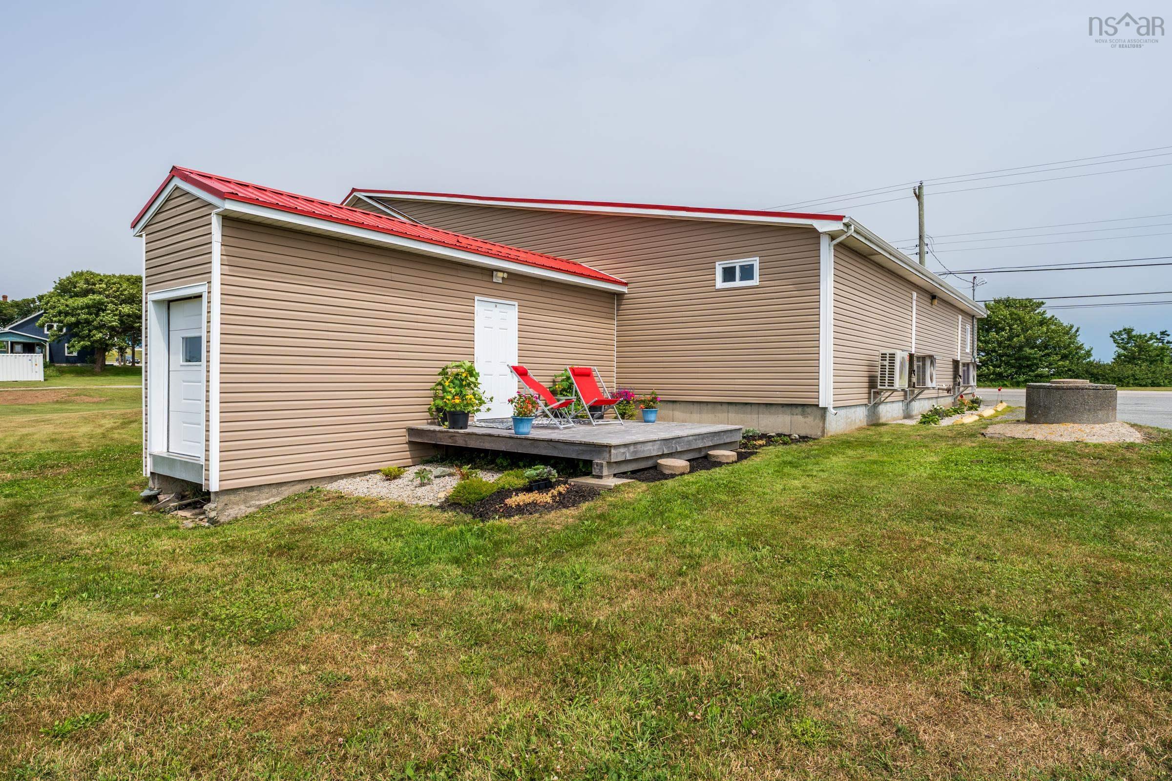 $599,900.00: 9613 Highway 1, Saulnierville