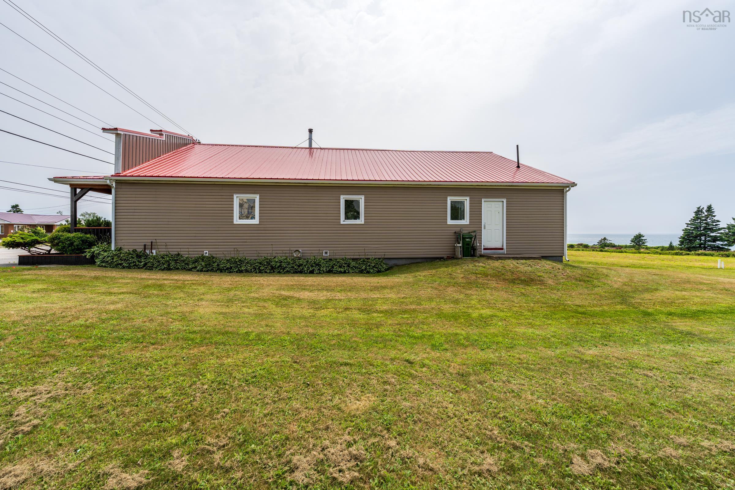 $599,900.00: 9613 Highway 1, Saulnierville