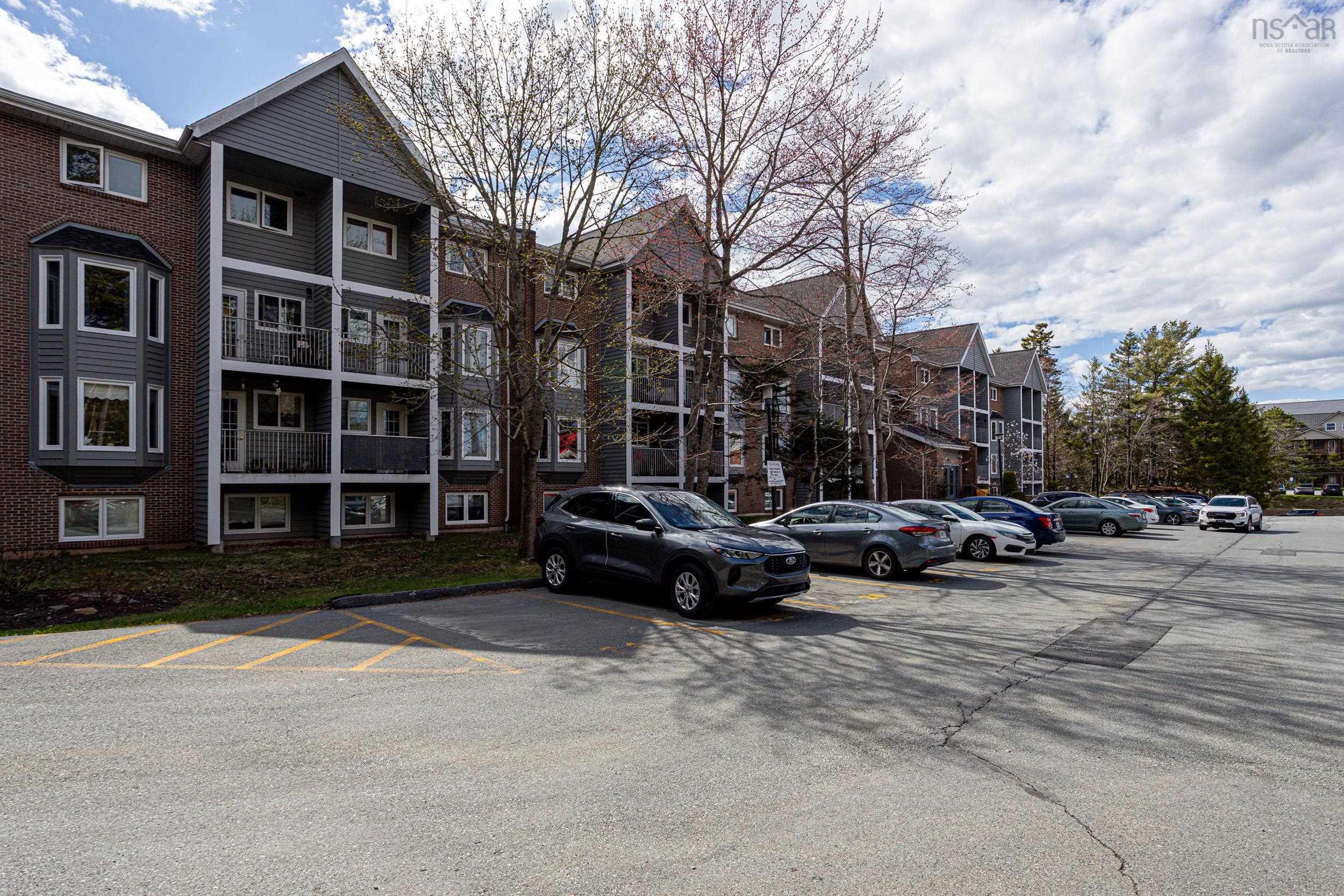 310 15 Knightsridge Drive, Halifax, NS (MLS 202610432)