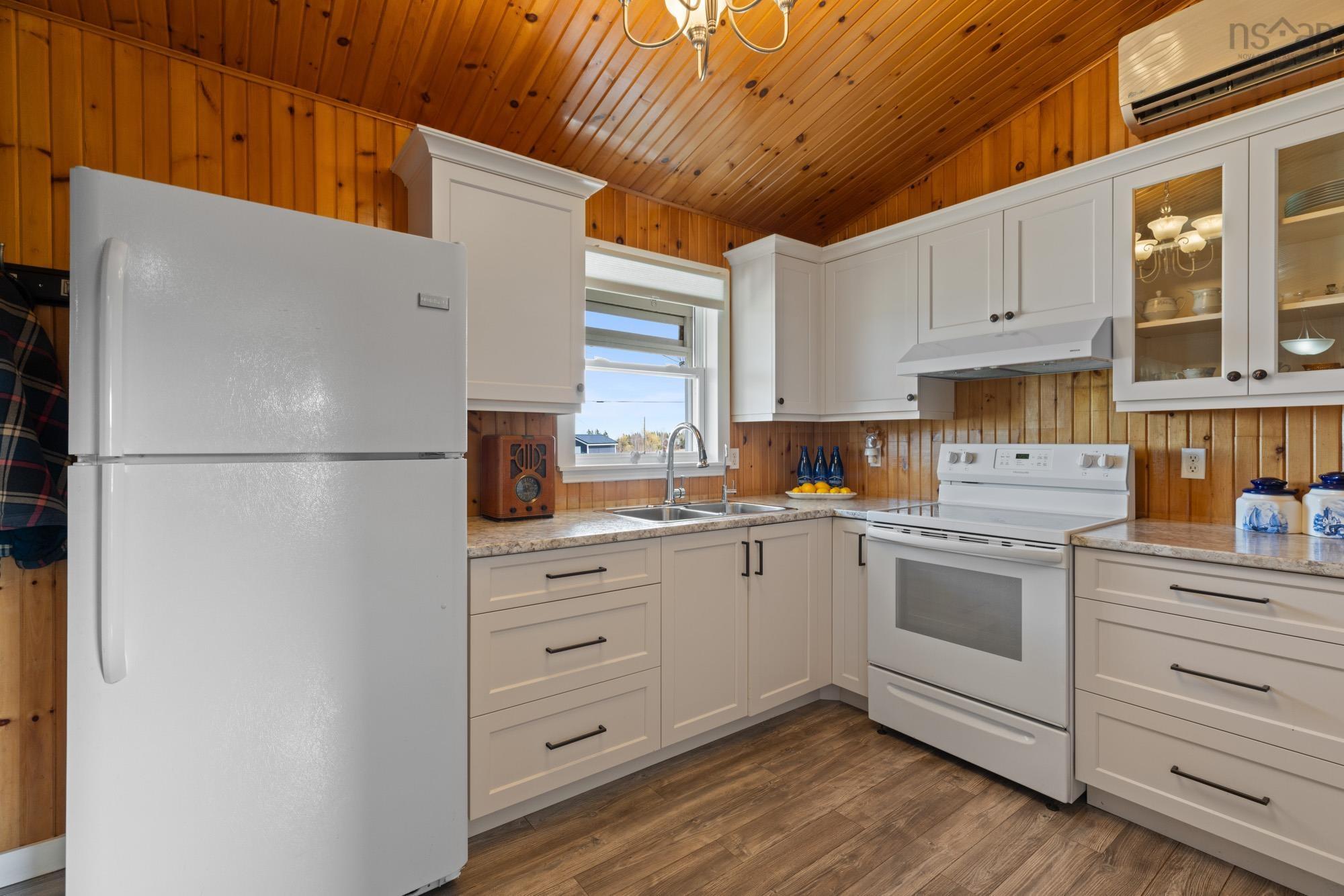 $327,900.00: 27 Island View Crescent, Caribou River