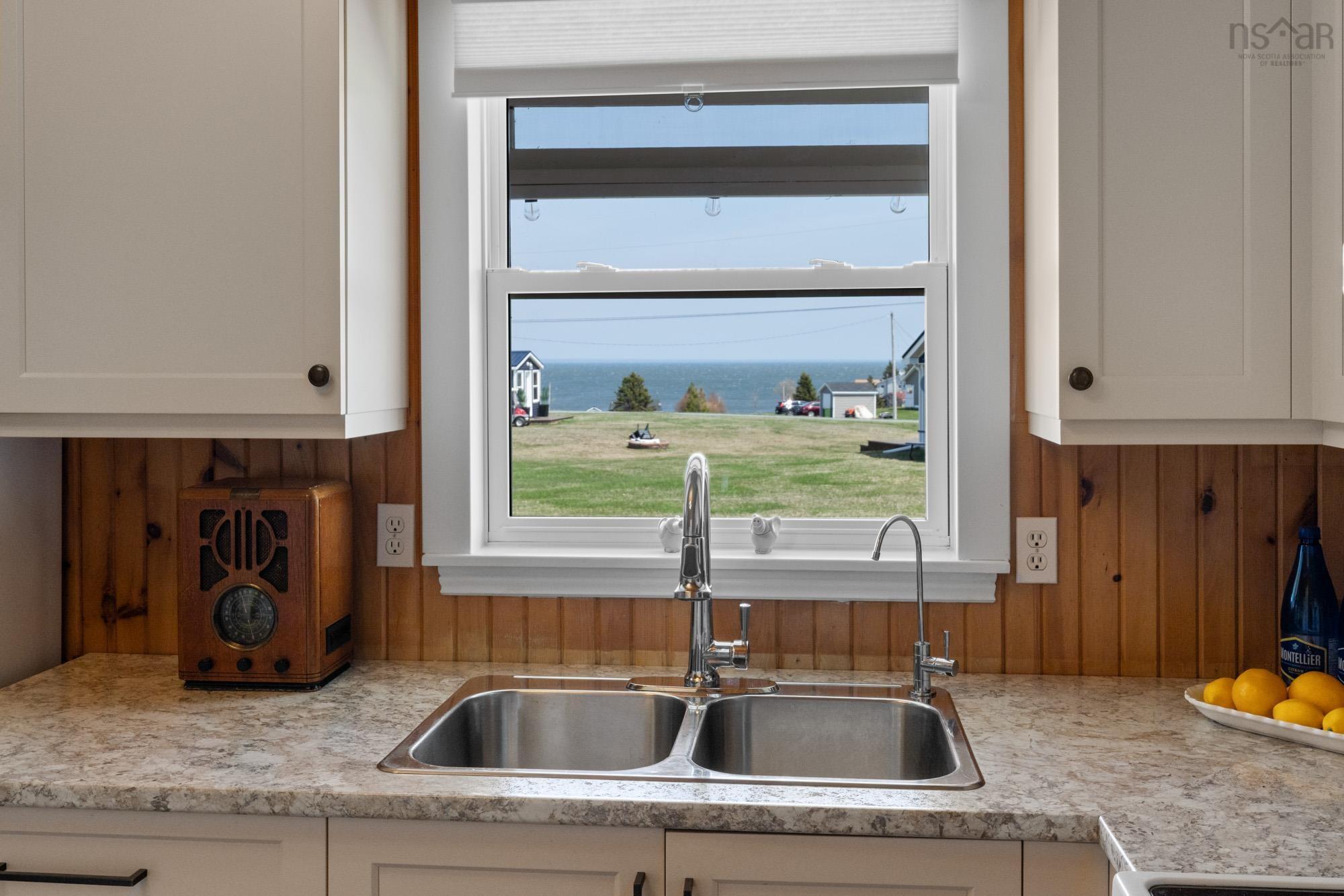 $327,900.00: 27 Island View Crescent, Caribou River