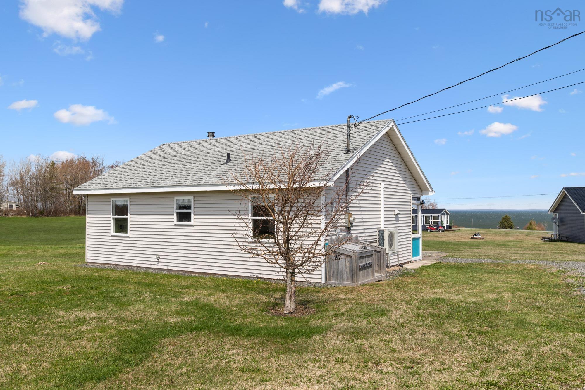 $327,900.00: 27 Island View Crescent, Caribou River