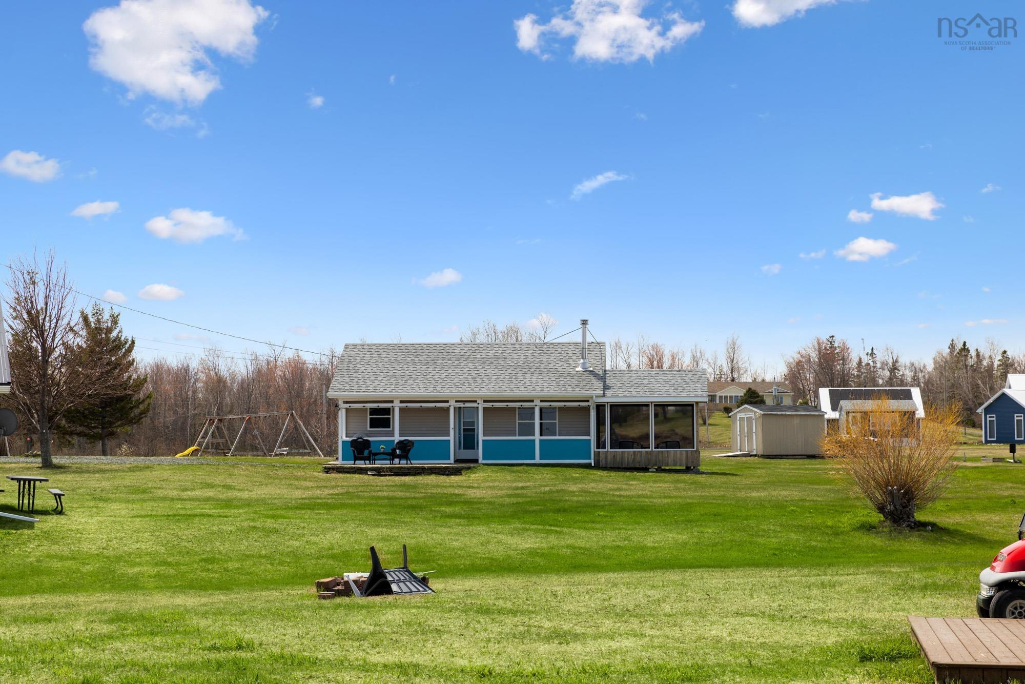 $327,900.00: 27 Island View Crescent, Caribou River