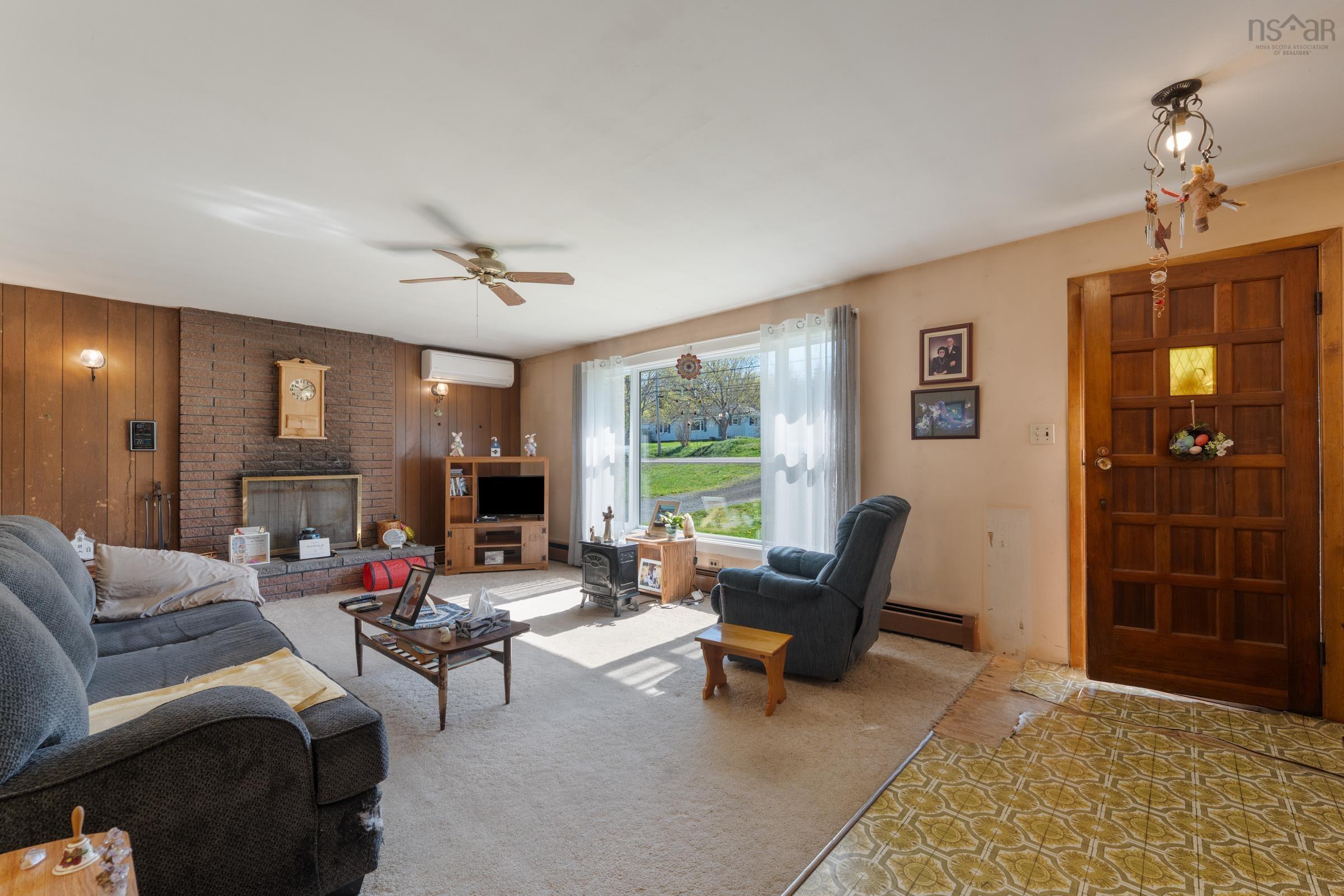 $280,000.00: 301 Highway 201, Moschelle