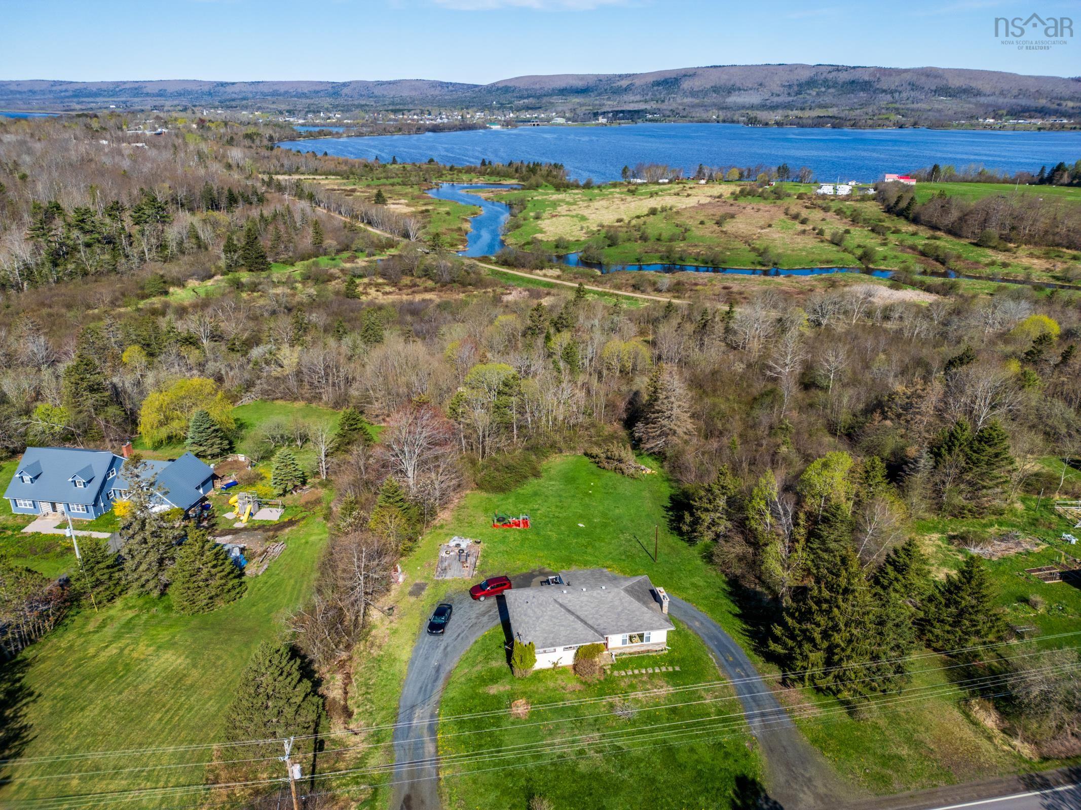 $280,000.00: 301 Highway 201, Moschelle