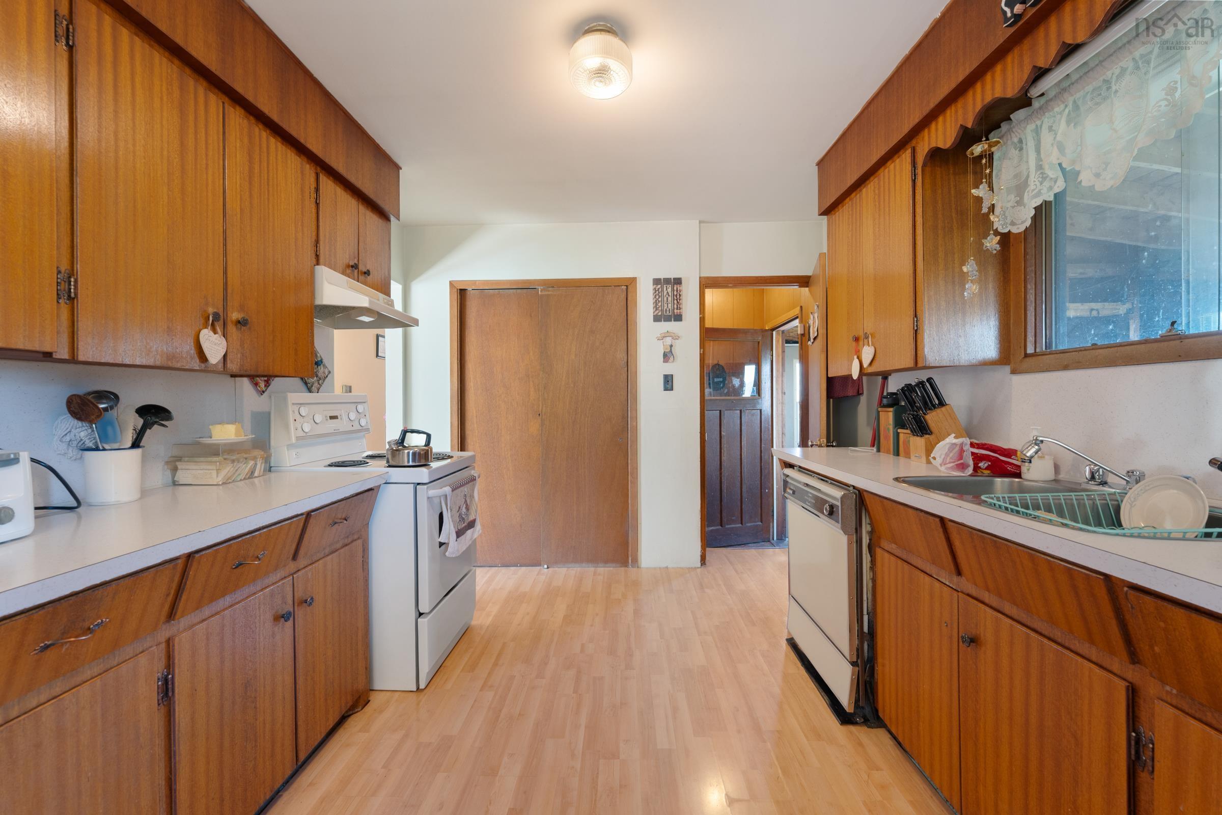 $280,000.00: 301 Highway 201, Moschelle