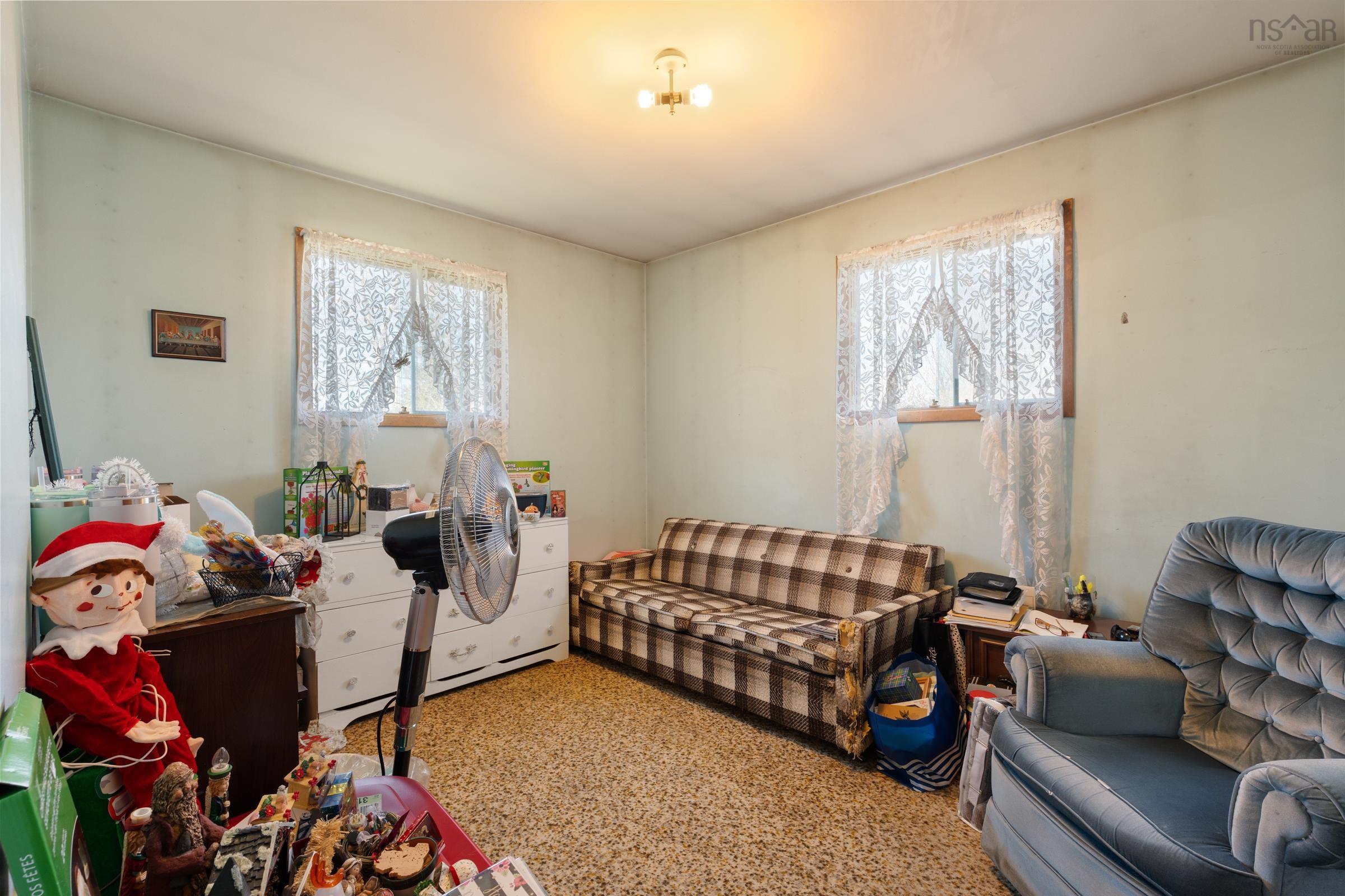 $280,000.00: 301 Highway 201, Moschelle