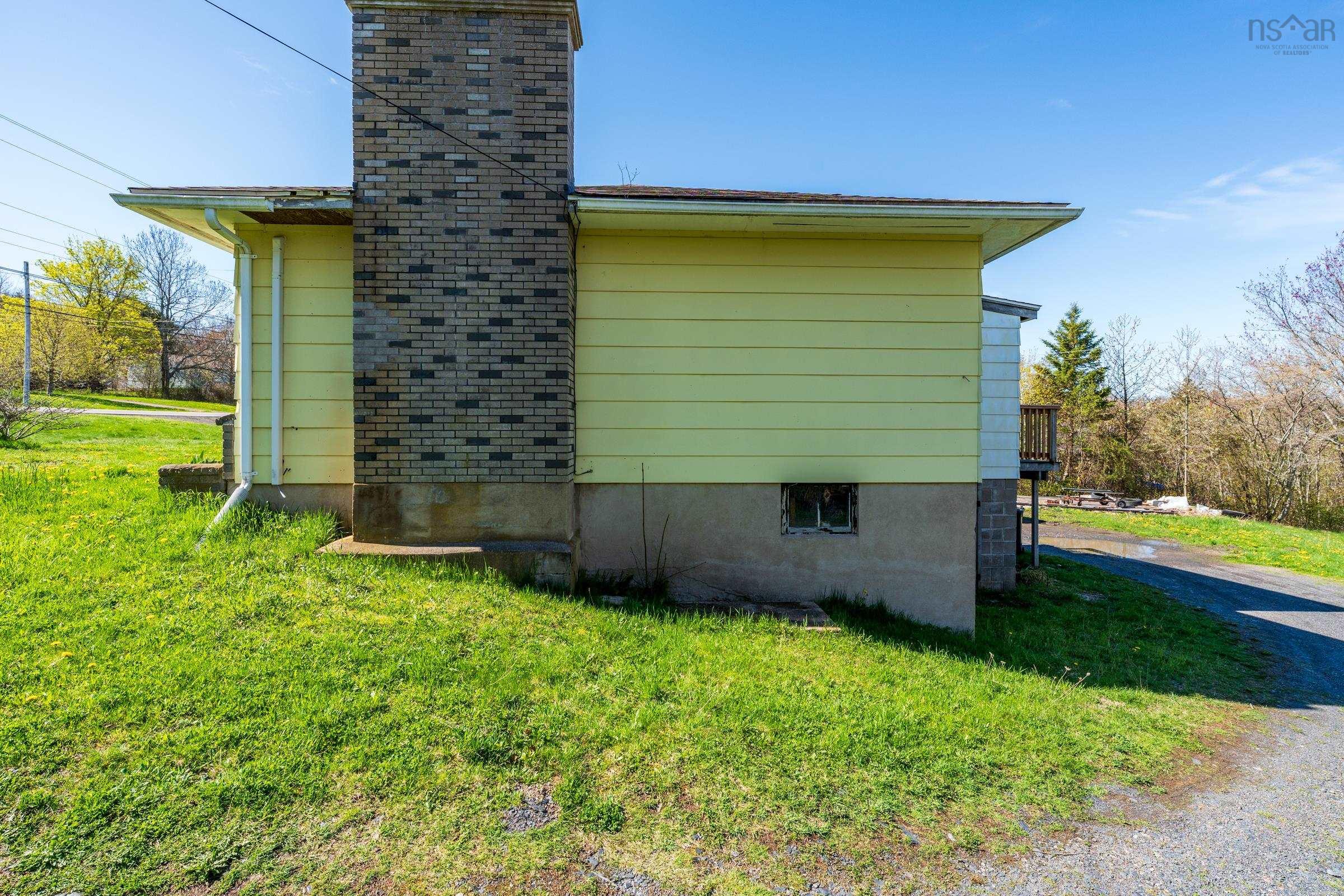 $280,000.00: 301 Highway 201, Moschelle