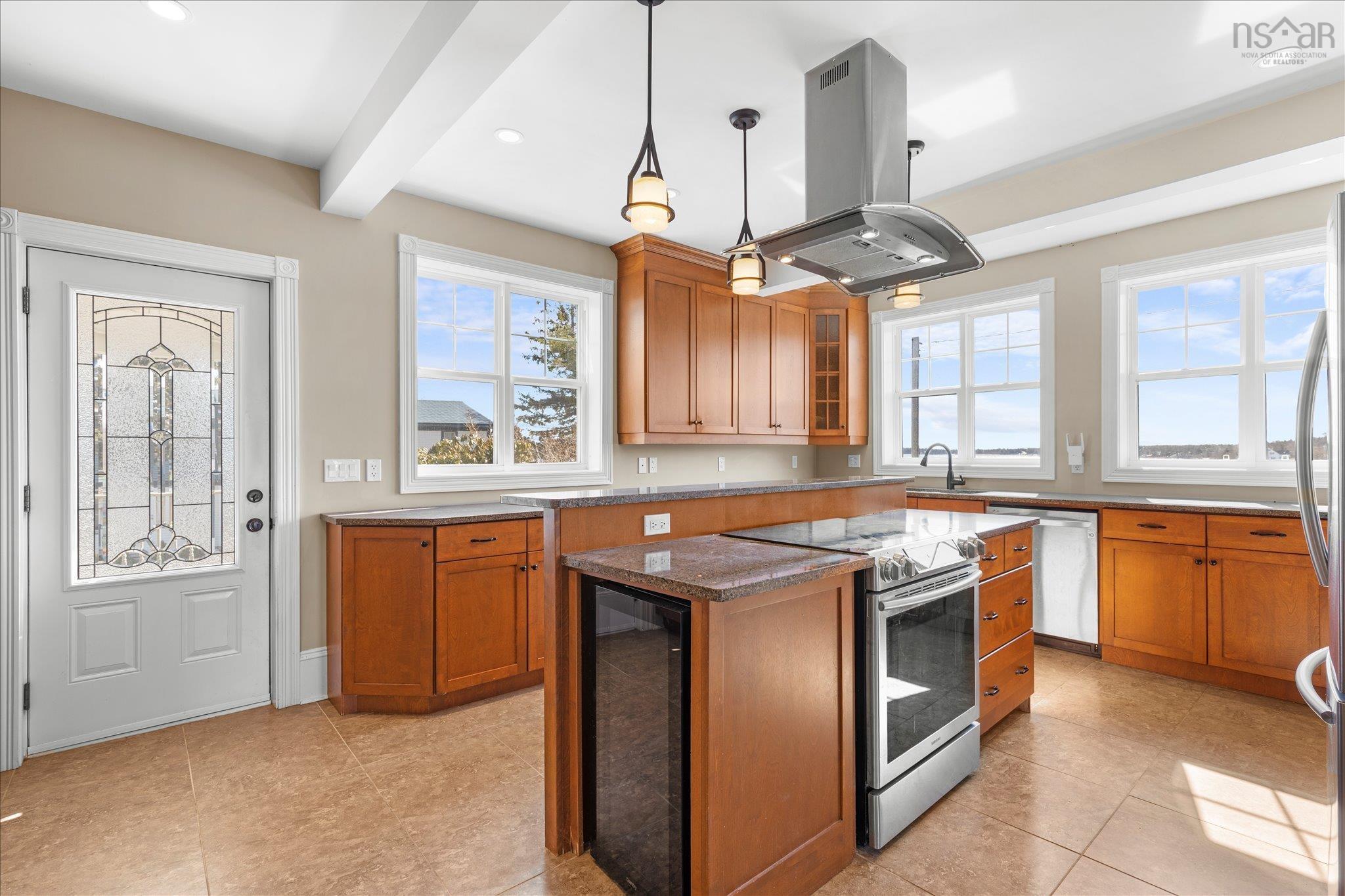 $799,900.00: 2702 & 2710 332 Highway, Bayport