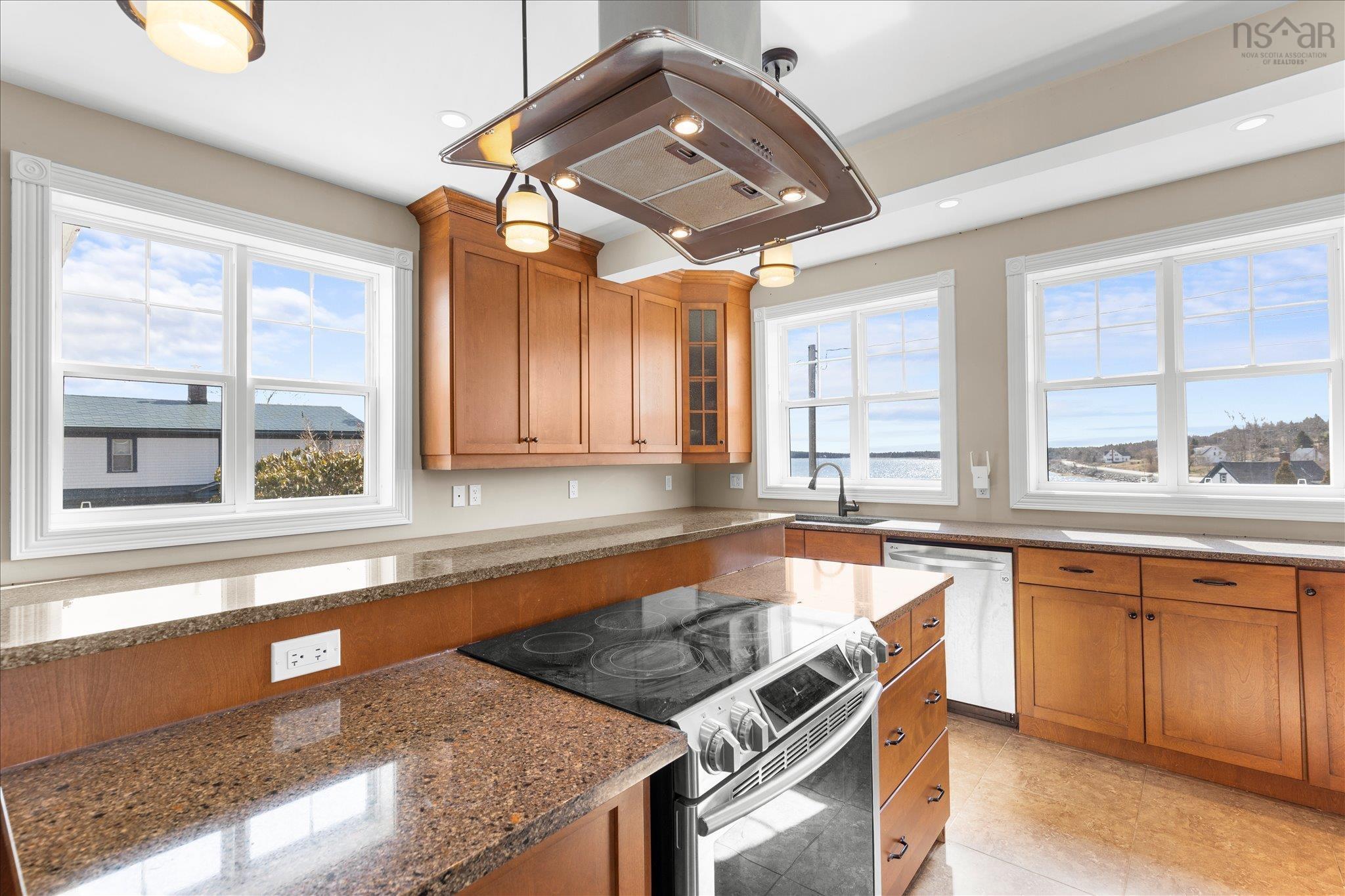 $799,900.00: 2702 & 2710 332 Highway, Bayport