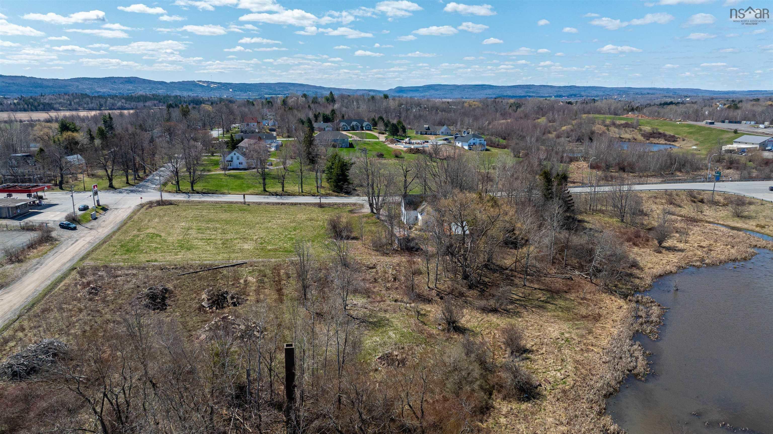 $899,000.00: 1981 Highway 1 Highway, Falmouth