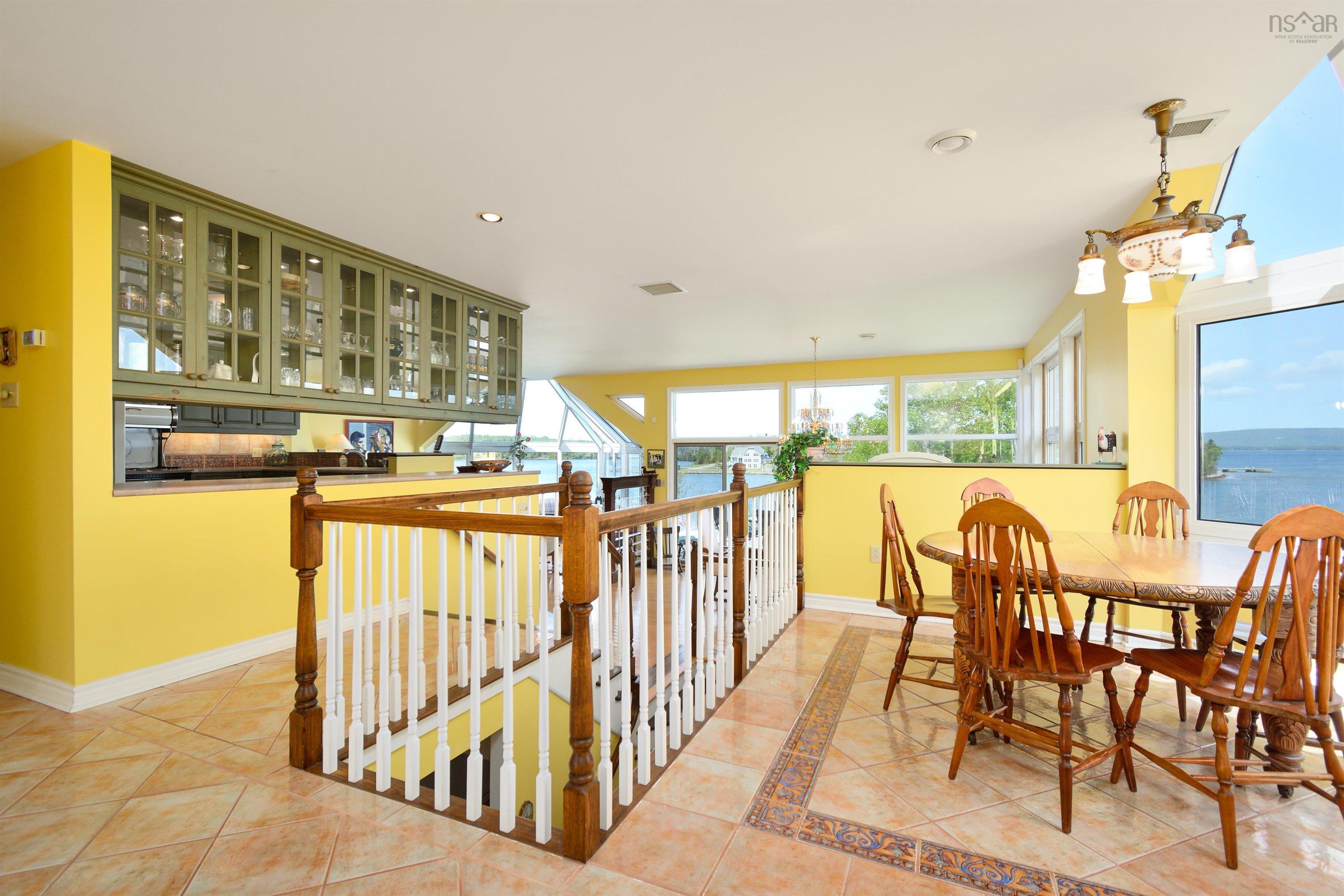 $2,900,000.00: 2641 West Bay Road, Dundee