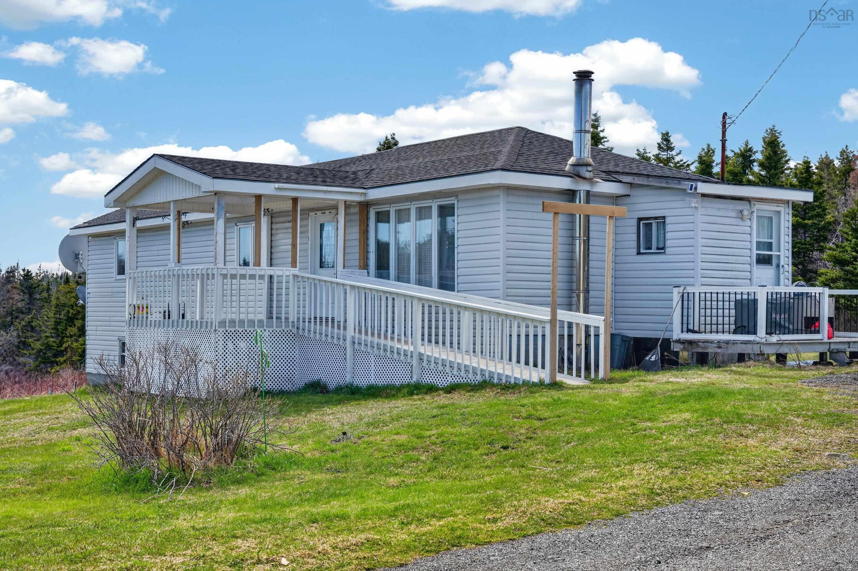 $250,000.00: 235 Louisbourg Main-A-Dieu Road, Louisbourg