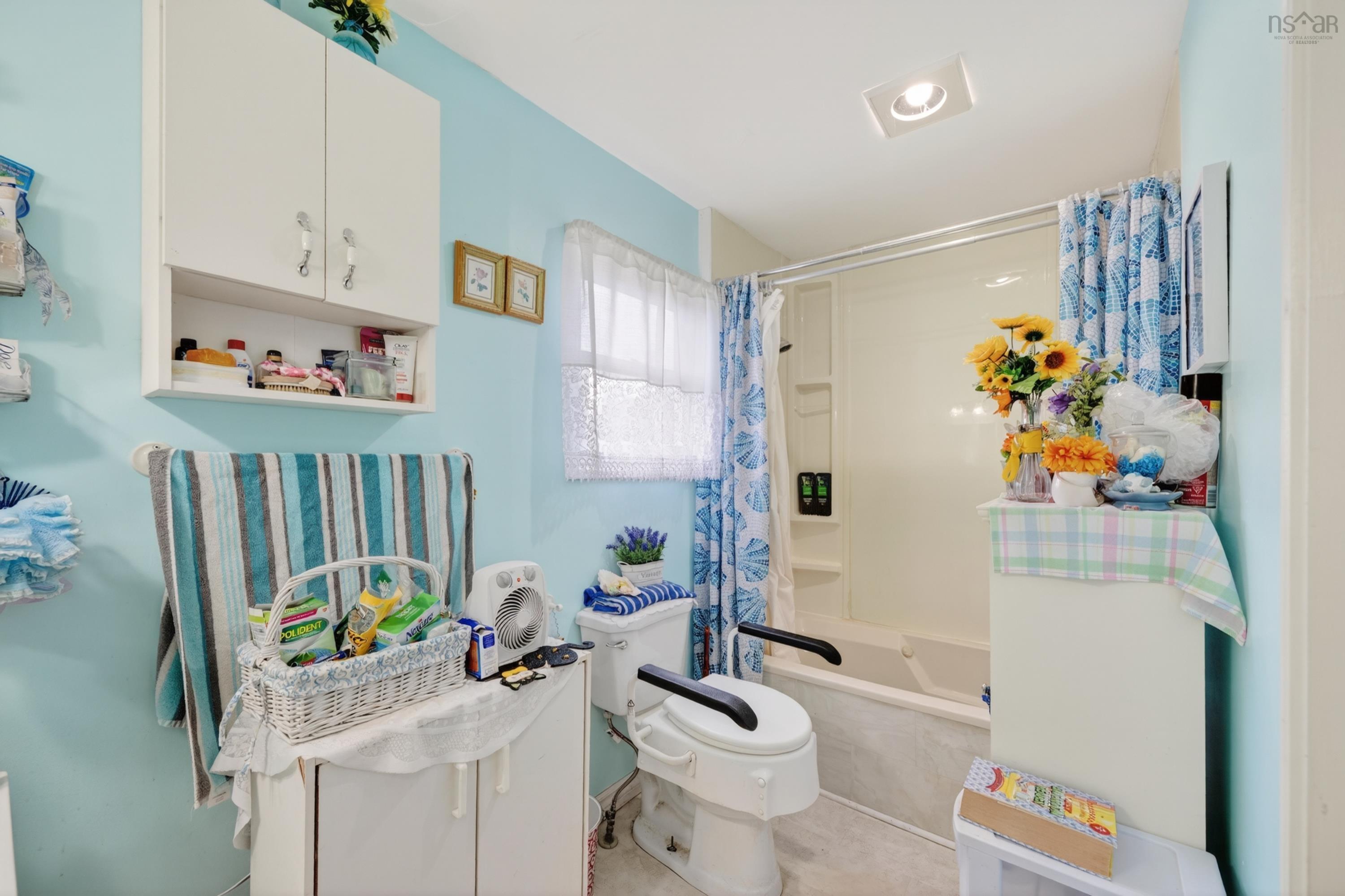 $250,000.00: 235 Louisbourg Main-A-Dieu Road, Louisbourg