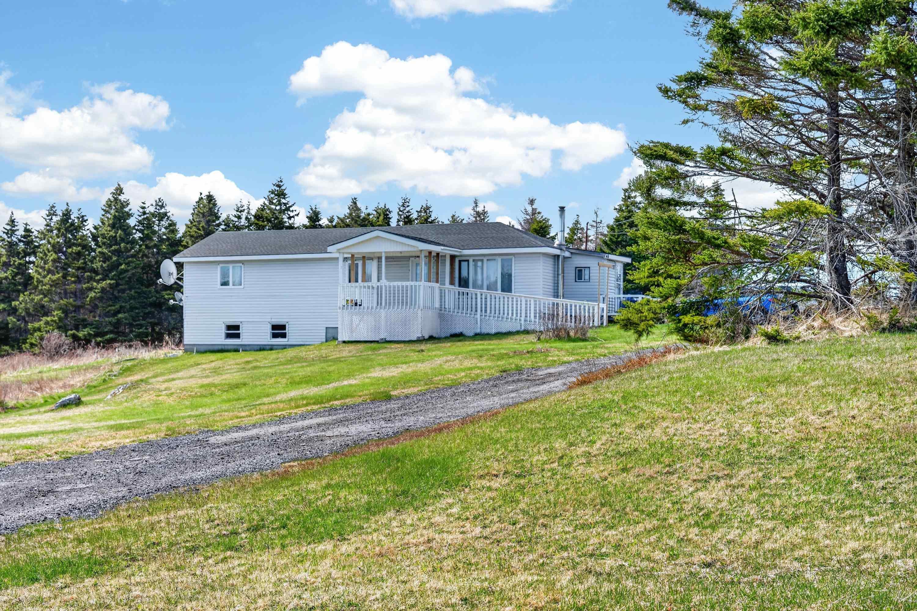 $250,000.00: 235 Louisbourg Main-A-Dieu Road, Louisbourg