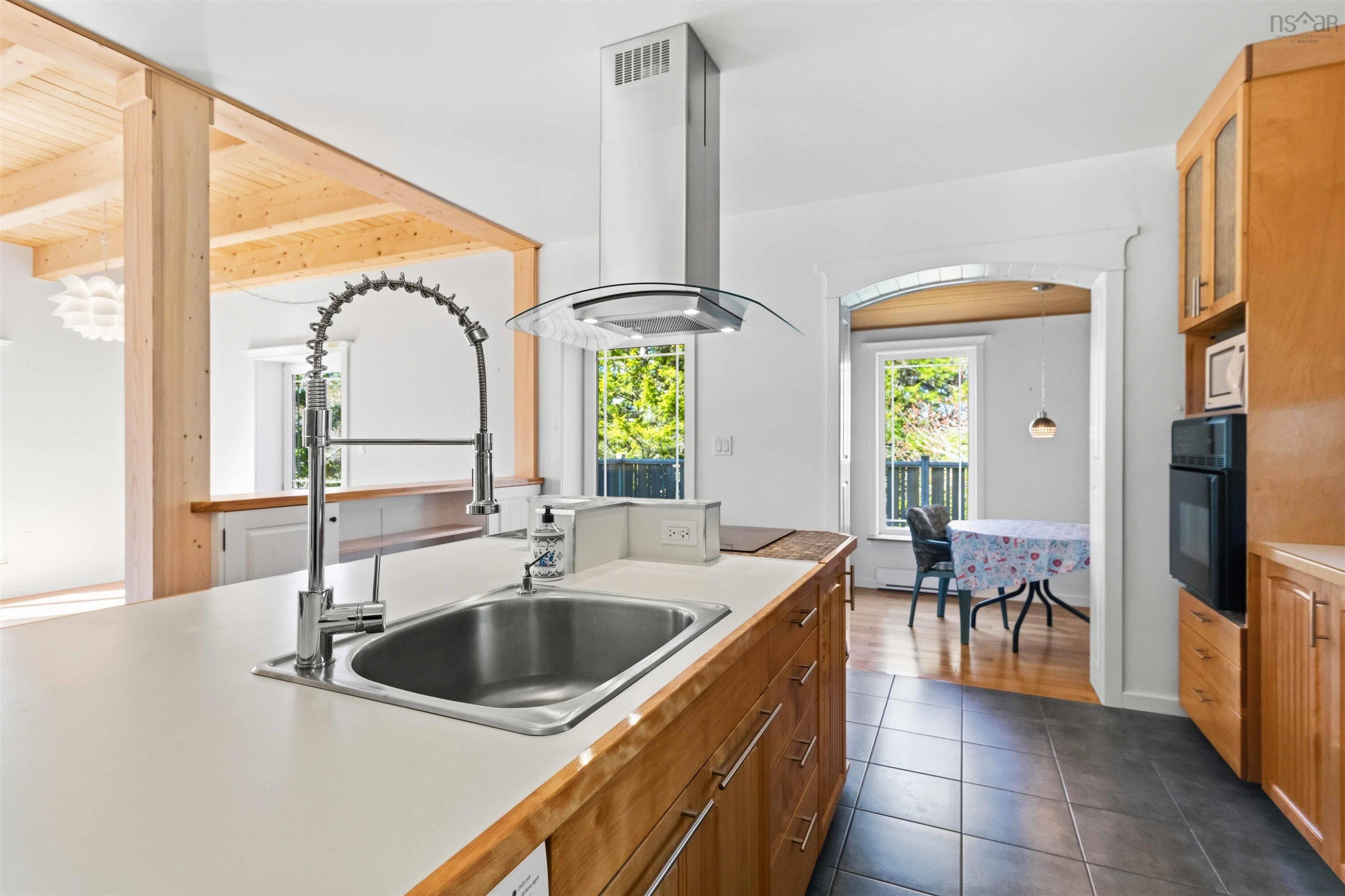 $699,900.00: 40 Big Rock Lane, East Chester