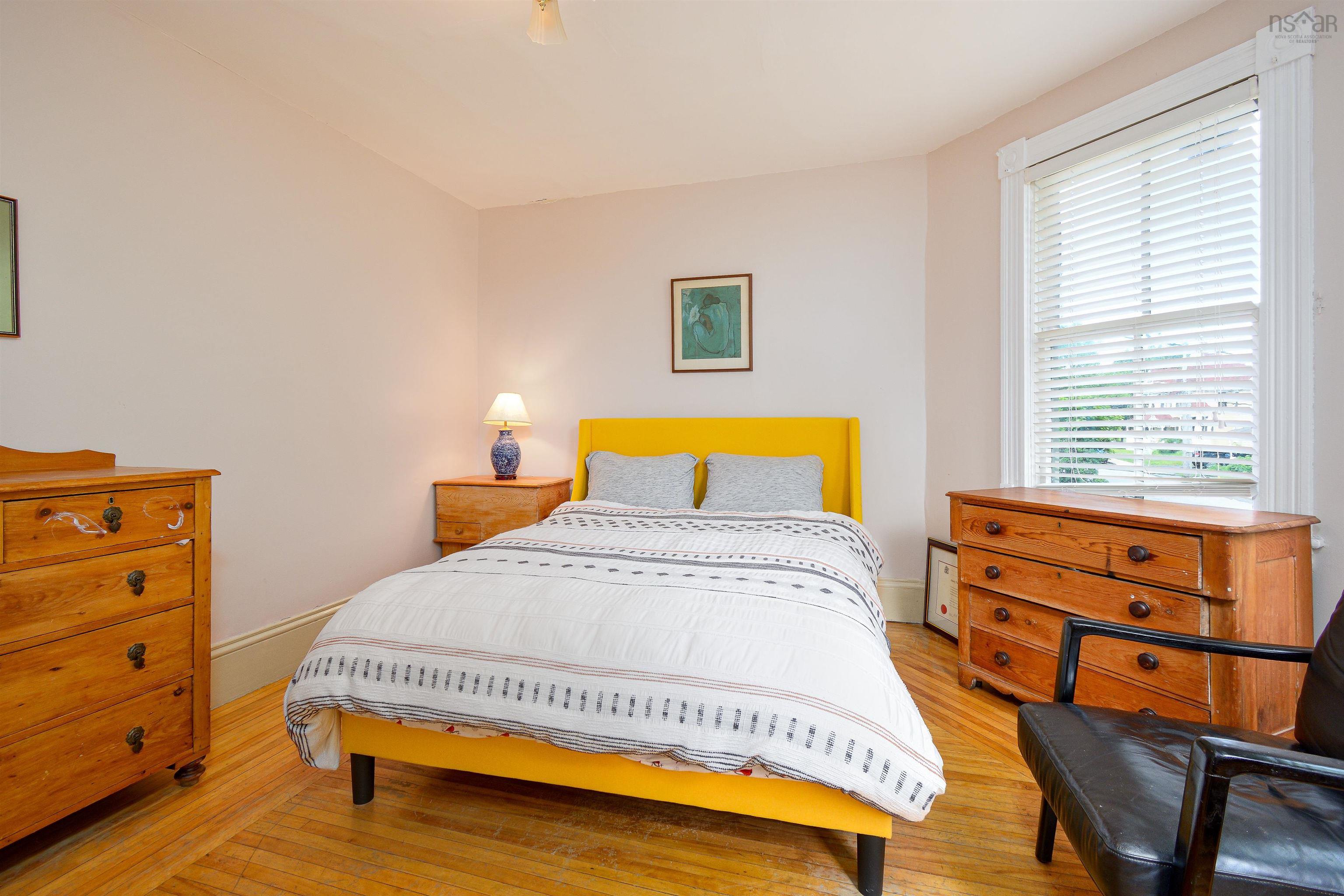 $385,000.00: 57 King Street, North Sydney