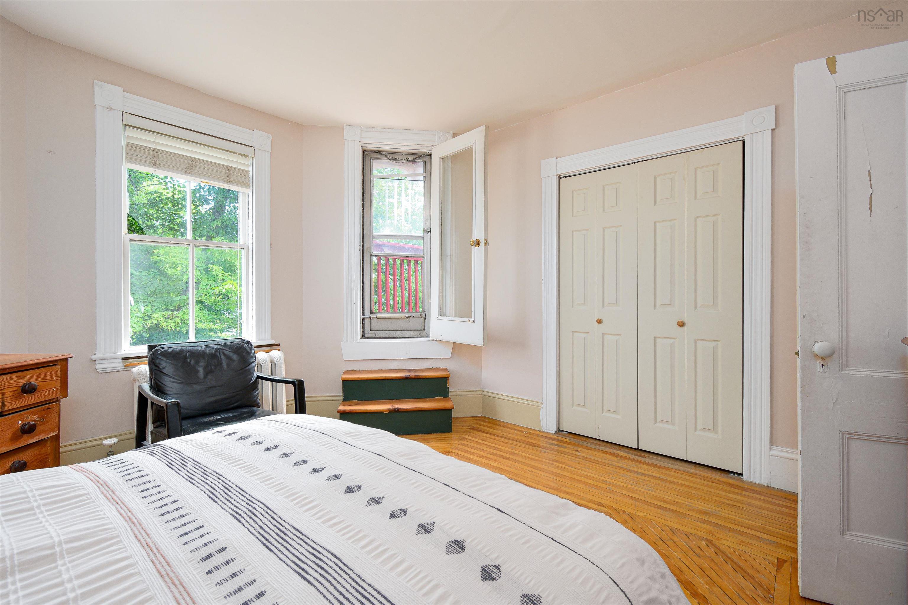 $385,000.00: 57 King Street, North Sydney
