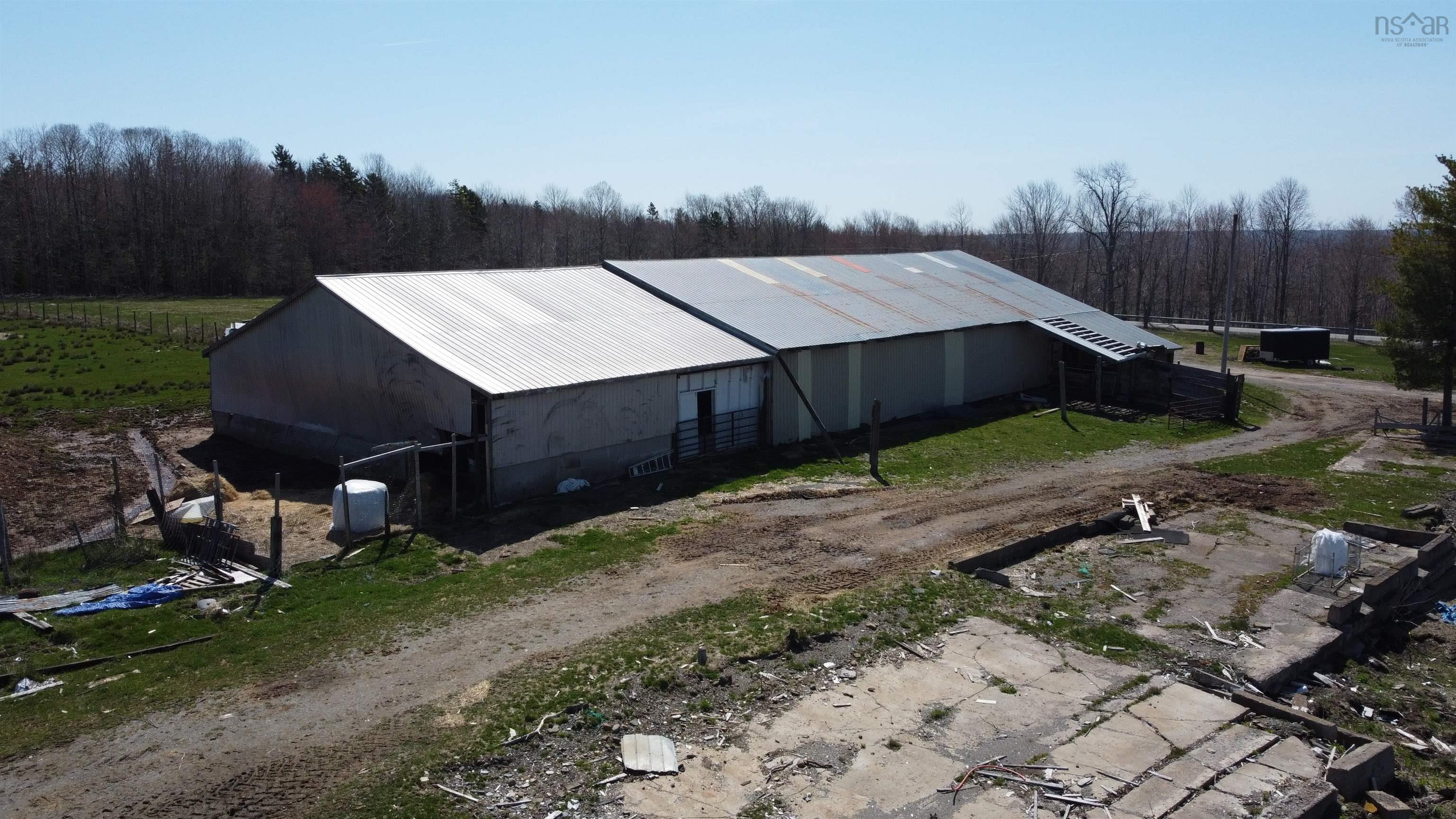 $449,900.00: 4265 14 Highway, Upper Rawdon