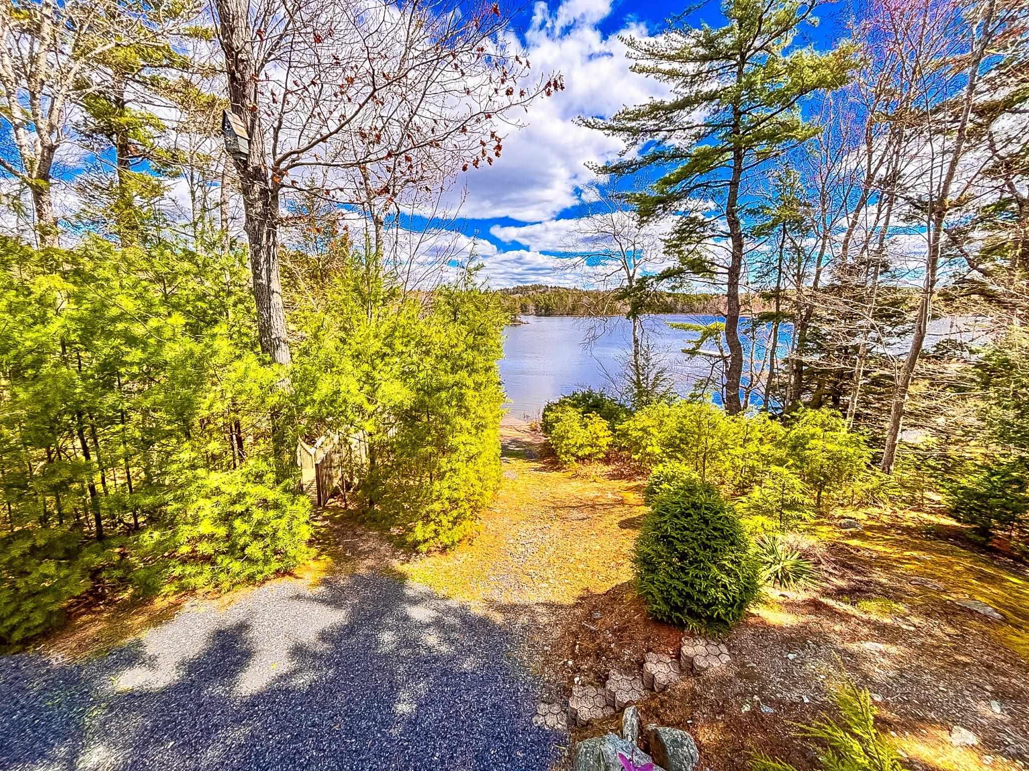 $549,000.00: 19 Jays Point Road, Labelle