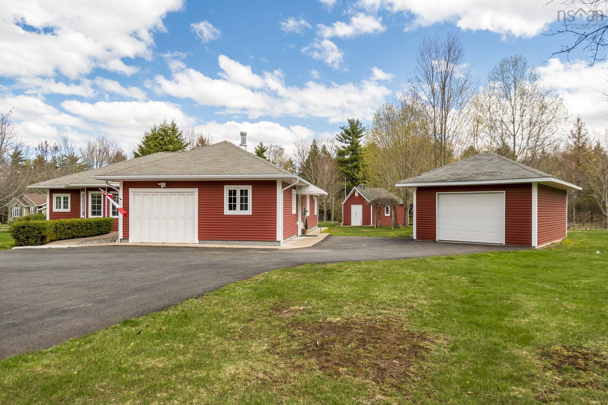 $599,000.00: 141 Morris Crescent, North Alton
