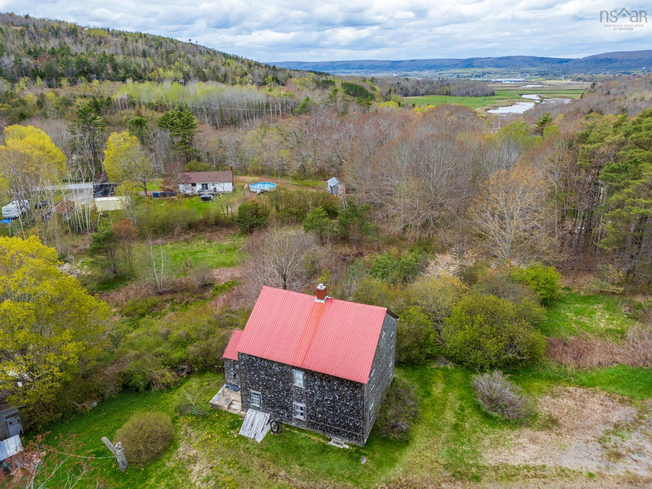 $220,000.00: 9427 Highway 8, Lequille
