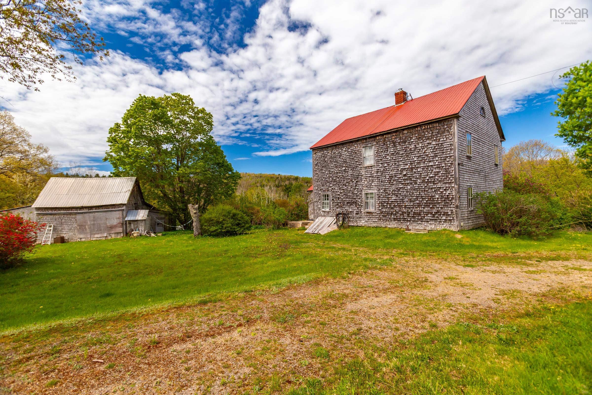 $220,000.00: 9427 Highway 8, Lequille
