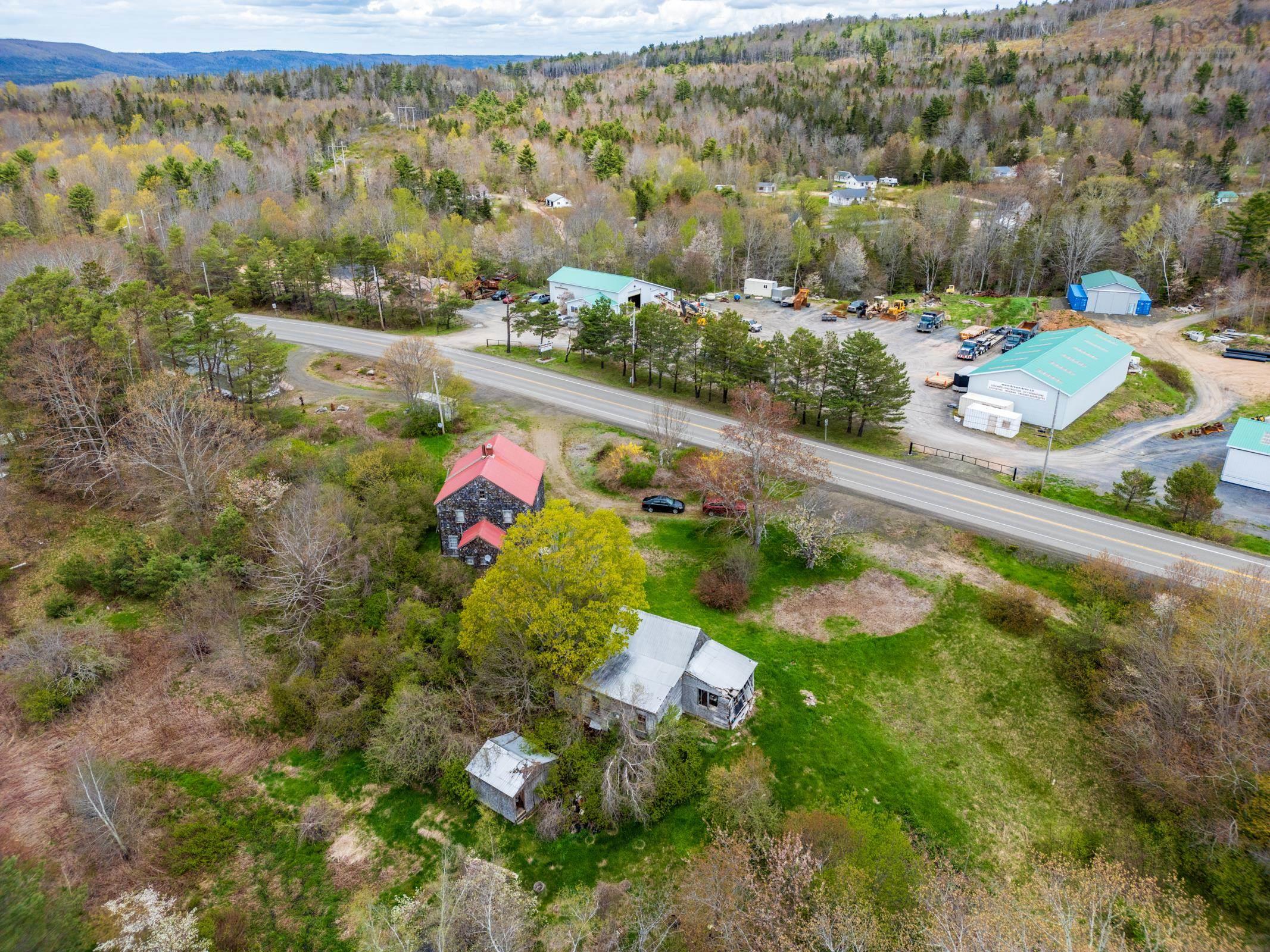 $220,000.00: 9427 Highway 8, Lequille